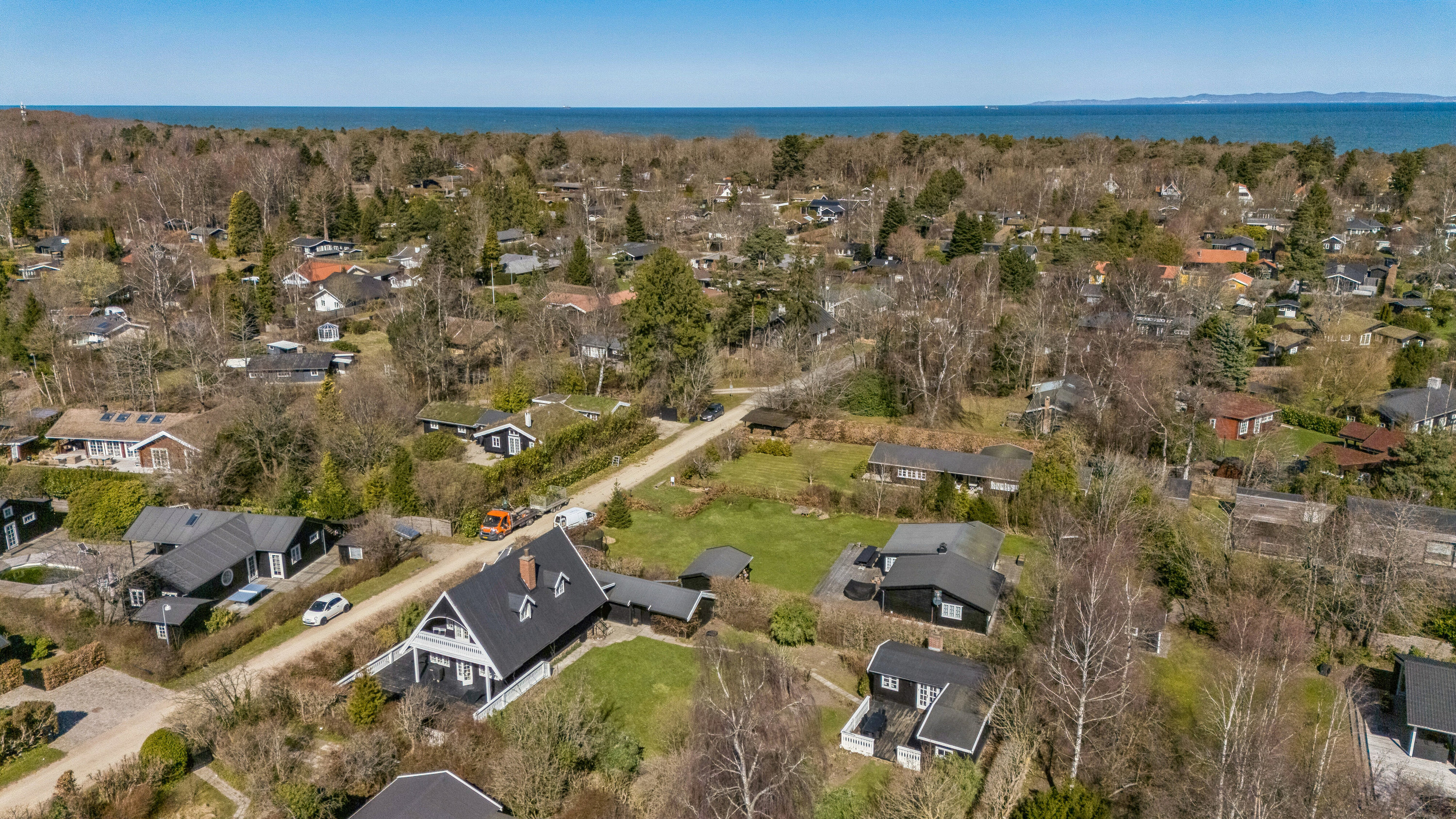 Fremhævet luftfoto billede i fuldskærmstilstand. Billede af Vibevej 15, 3100 Hornbæk