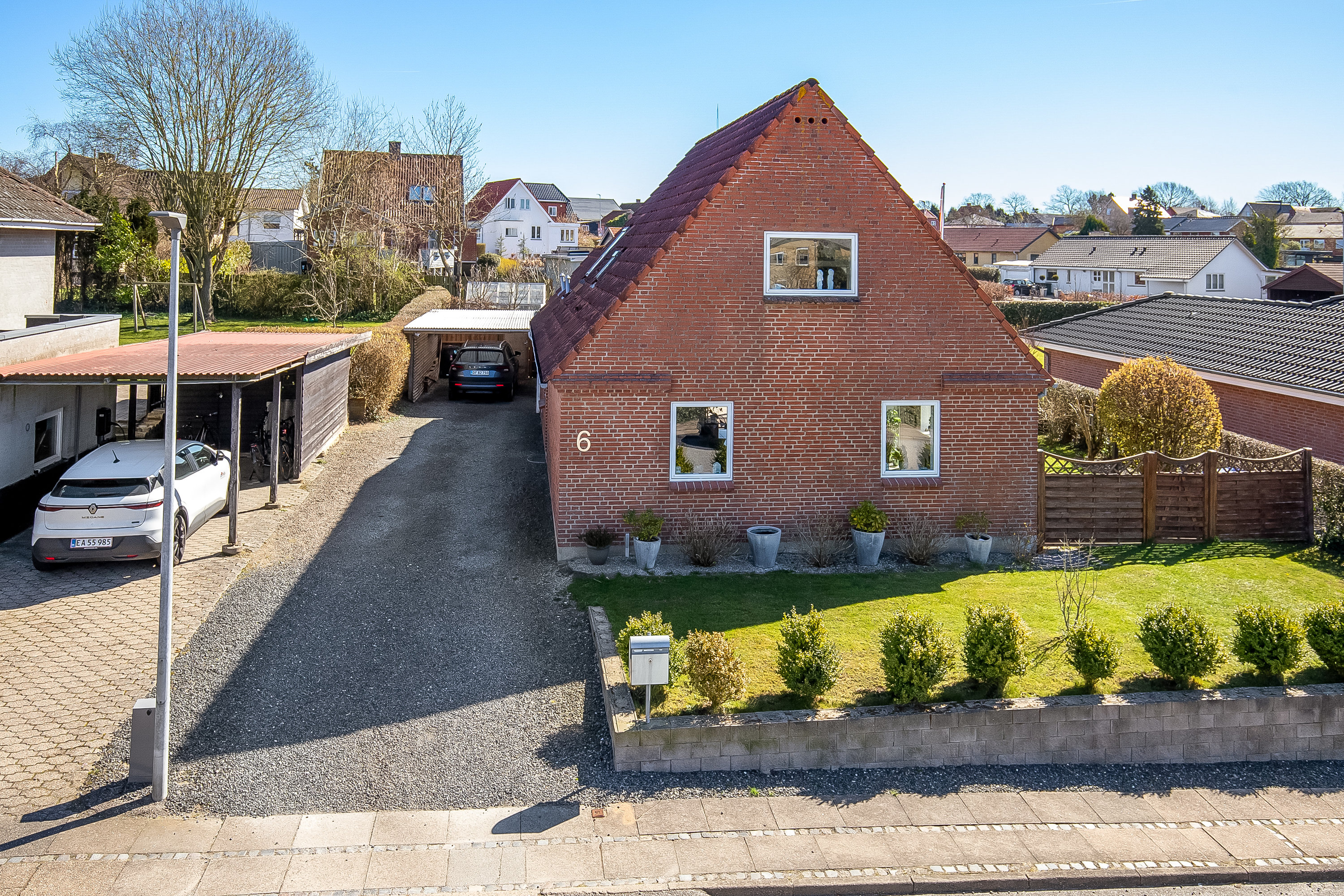 Fremhævet mastefoto billede i fuldskærmstilstand. Billede af Anemonevej 6, 6000 Kolding