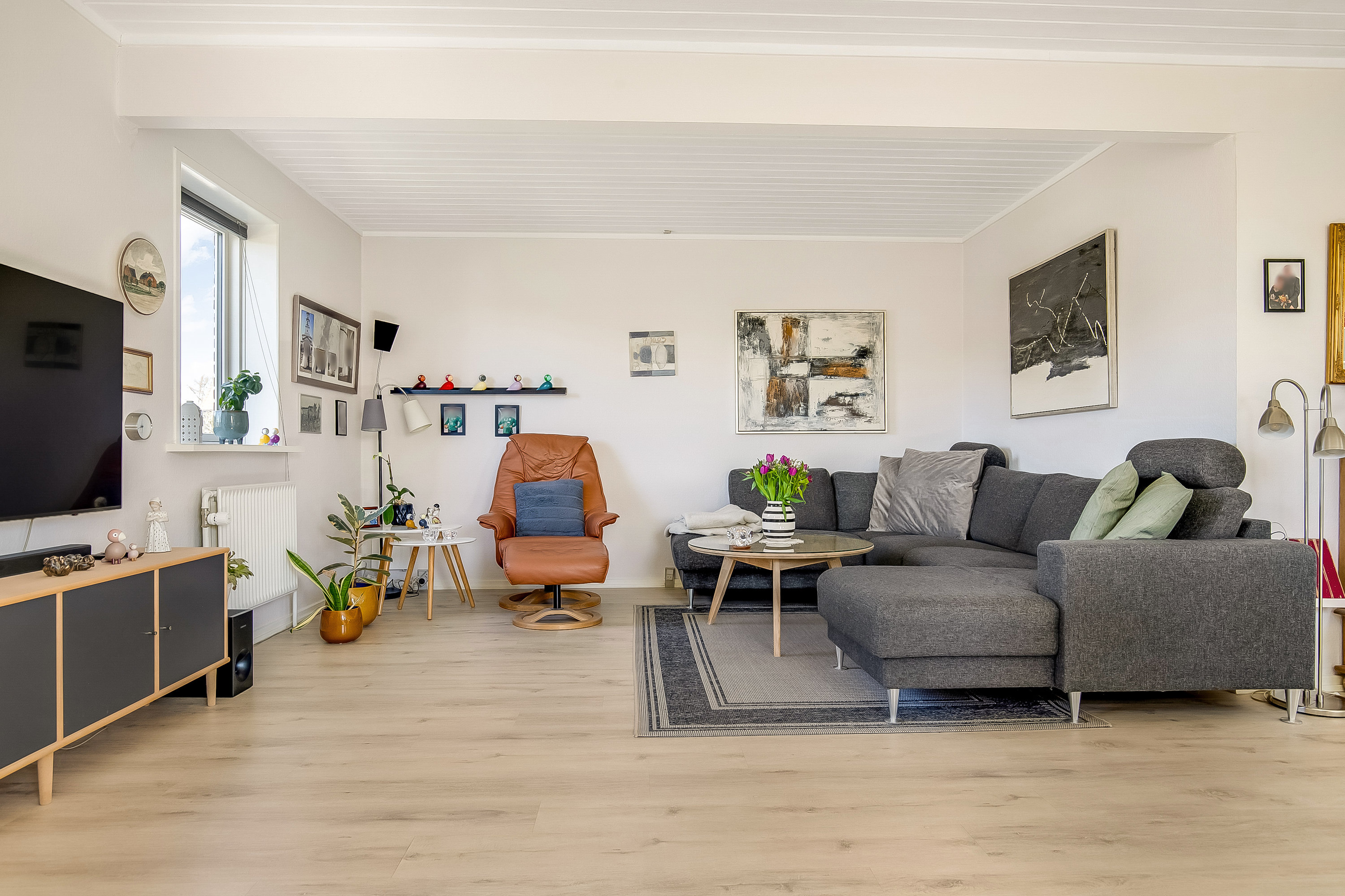 Fremhævet stue billede i fuldskærmstilstand. Billede af Anemonevej 6, 6000 Kolding