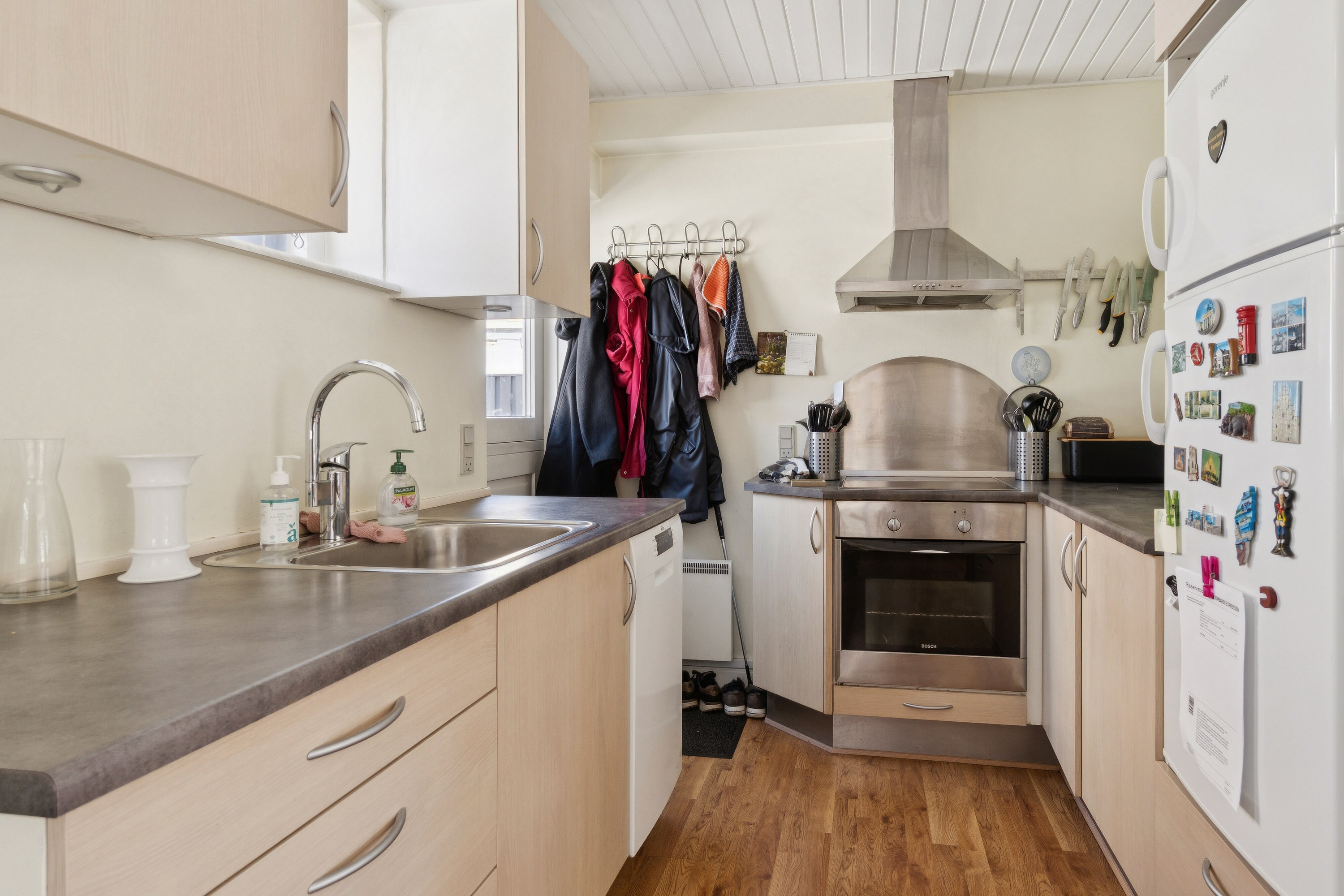 Fremhævet køkken billede i fuldskærmstilstand. Billede af Møllegade 17, 3700 Rønne