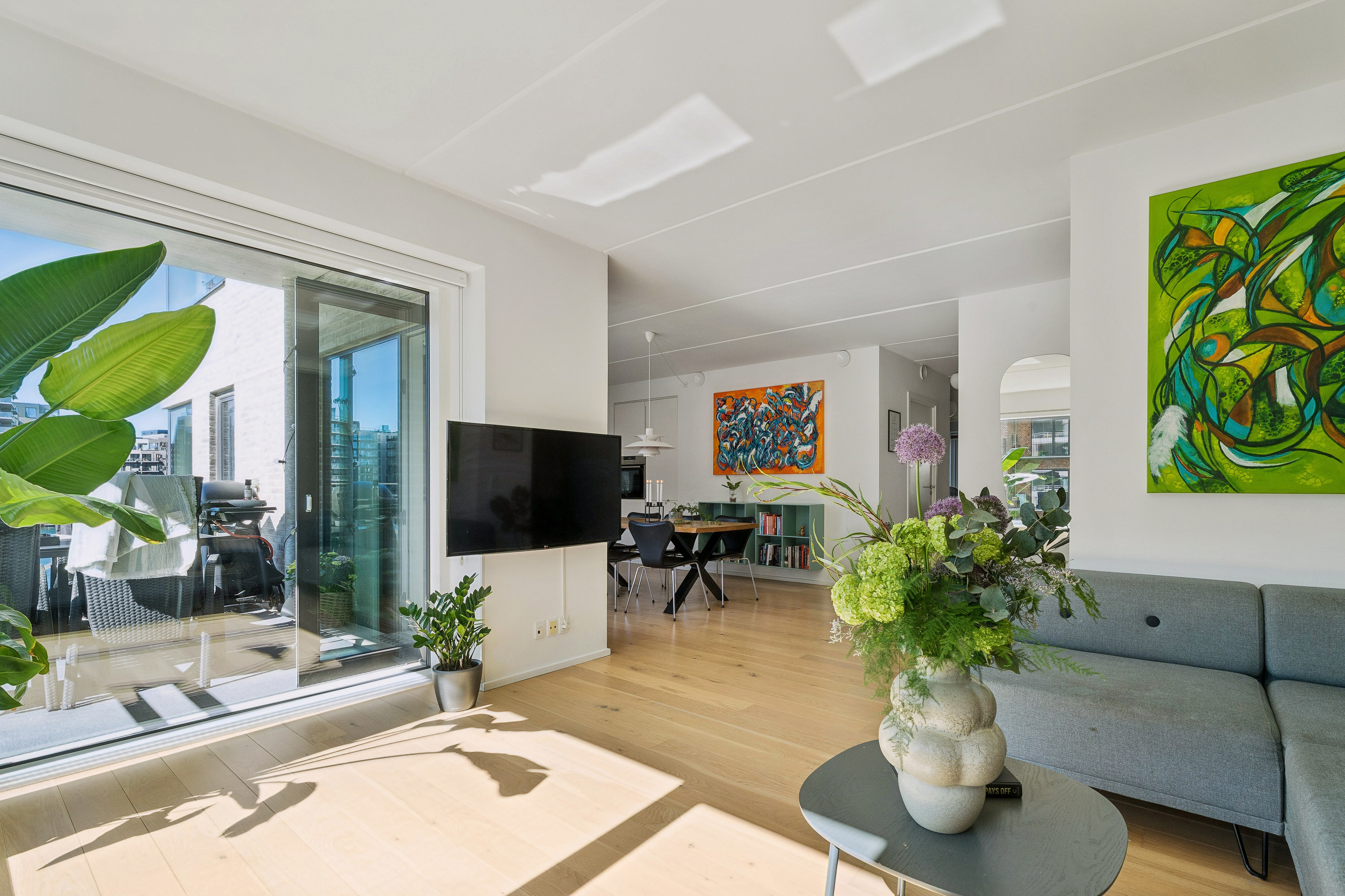 Fremhævet stue billede i fuldskærmstilstand. Billede af Islands Brygge 38E, 1. th., 2300 København S