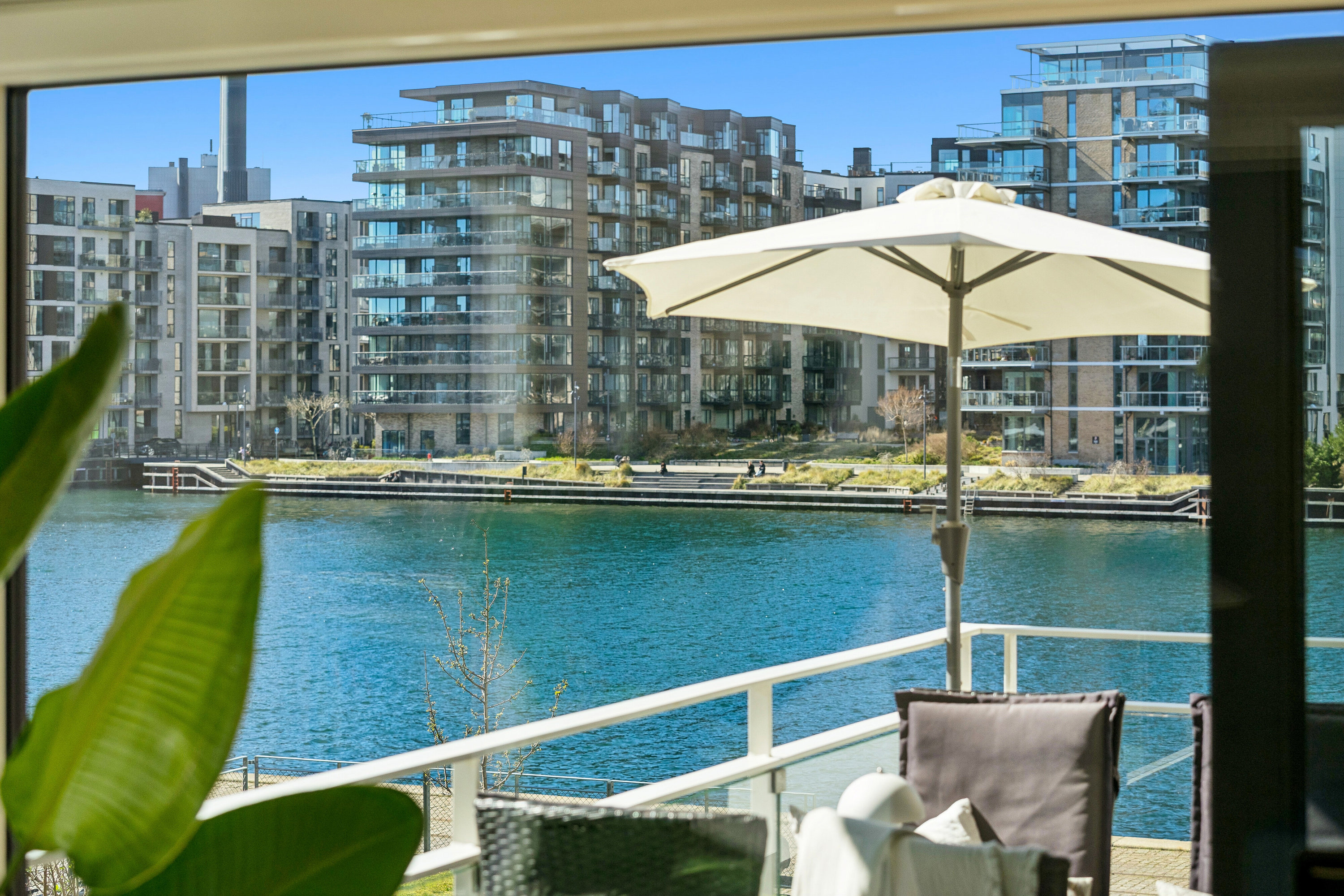 Fremhævet altan billede i fuldskærmstilstand. Billede af Islands Brygge 38E, 1. th., 2300 København S