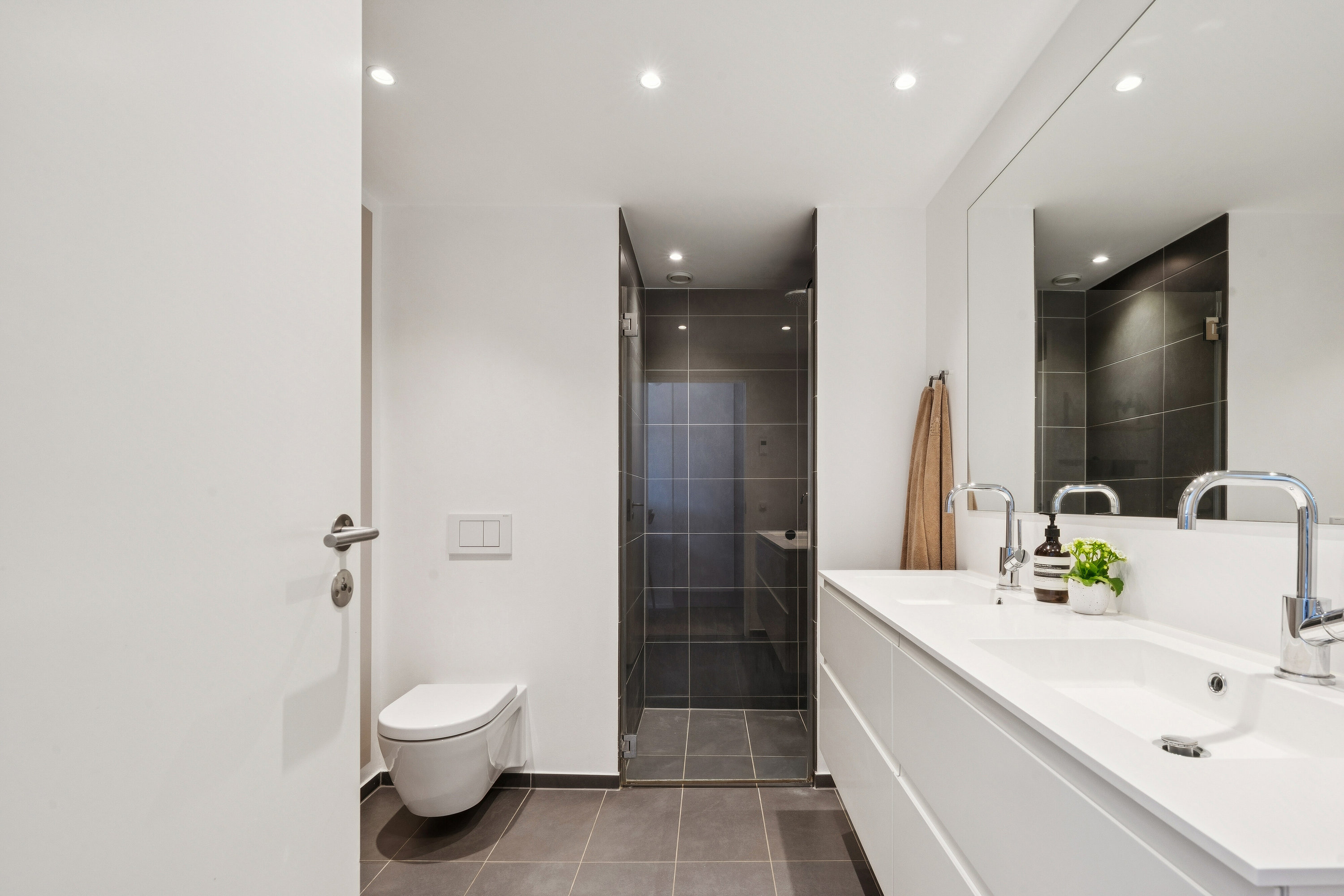 Fremhævet badeværelse billede i fuldskærmstilstand. Billede af Islands Brygge 38E, 1. th., 2300 København S