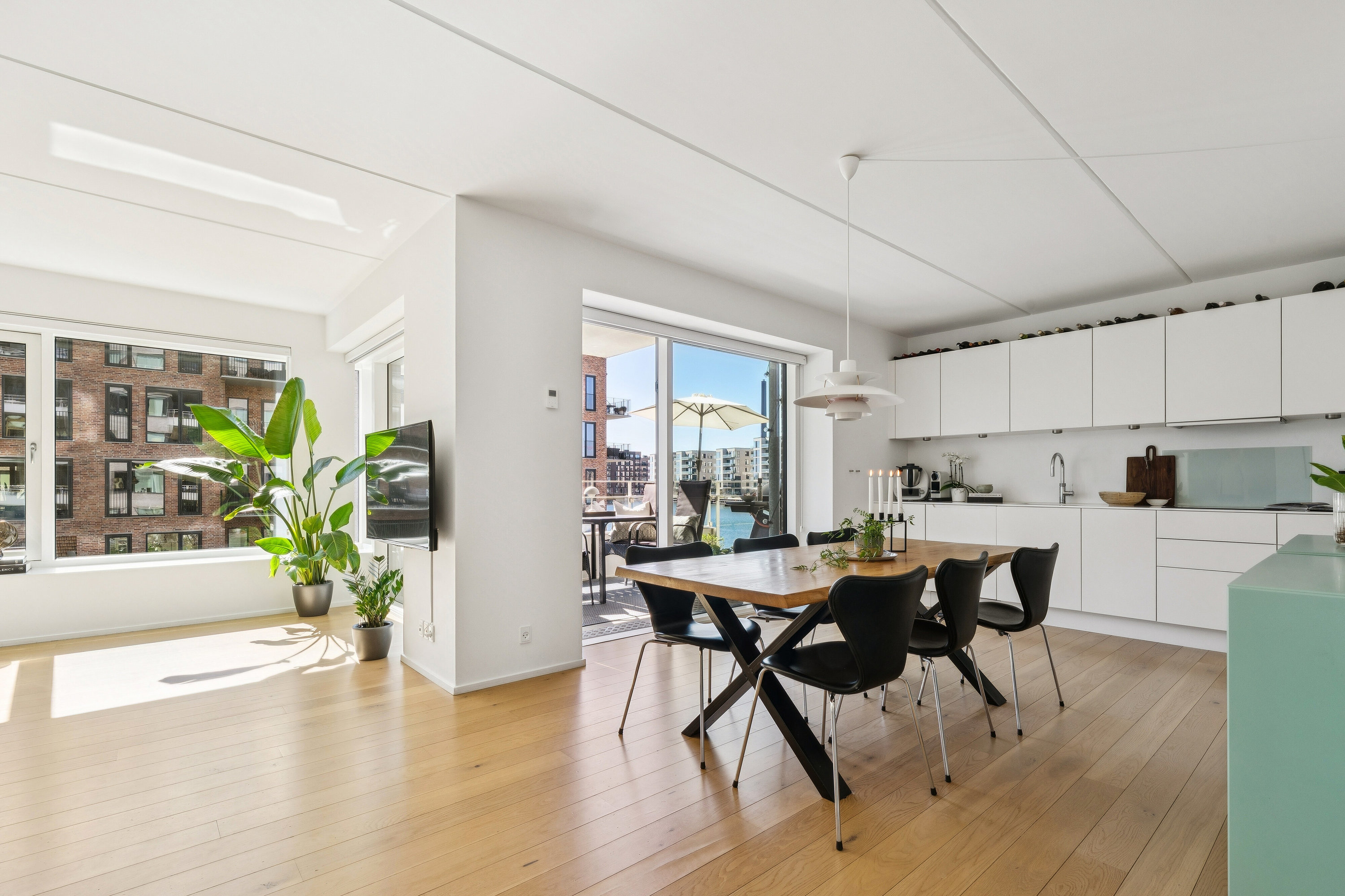 Fremhævet spisestue billede i fuldskærmstilstand. Billede af Islands Brygge 38E, 1. th., 2300 København S