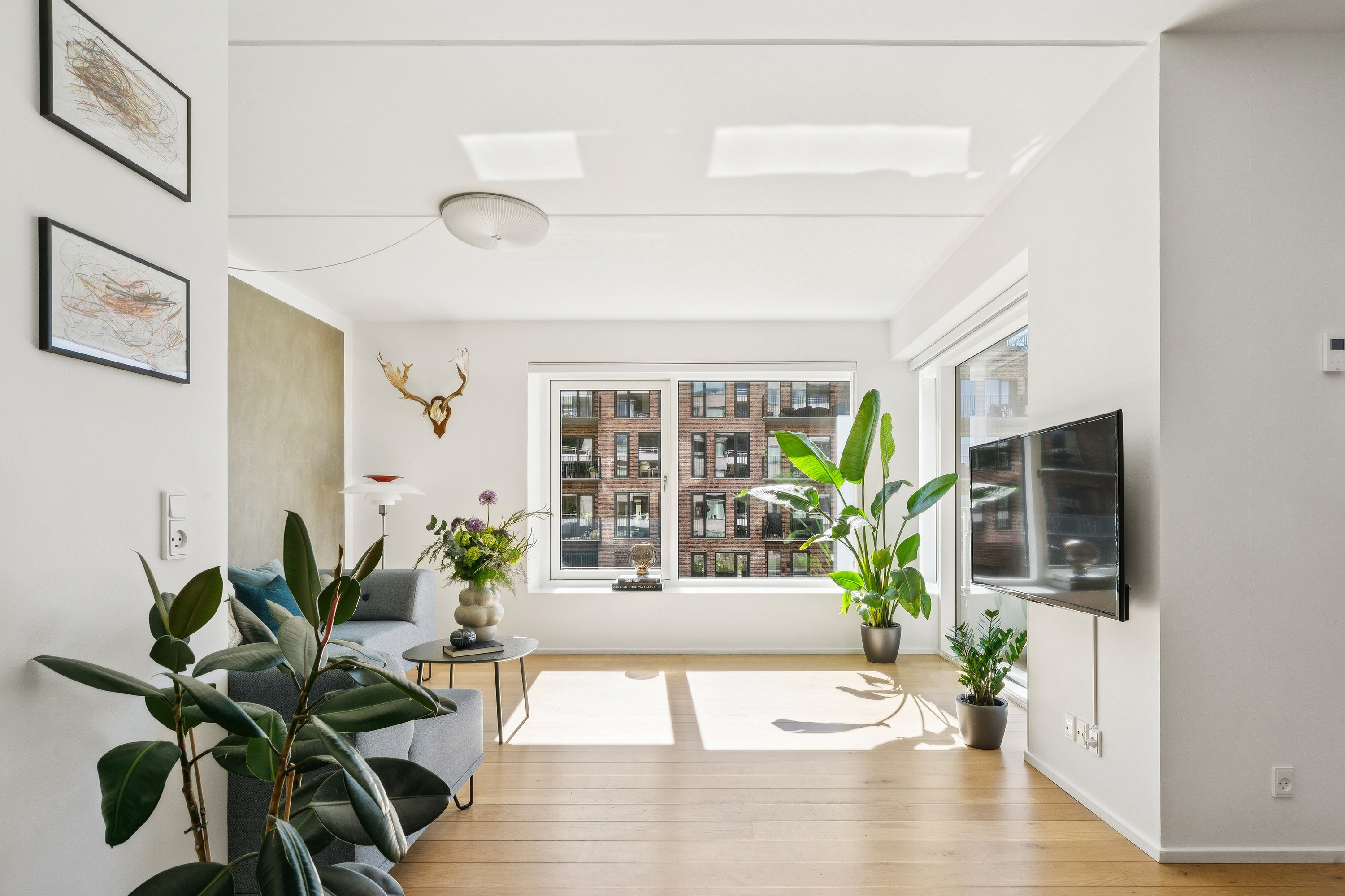 Fremhævet stue billede i fuldskærmstilstand. Billede af Islands Brygge 38E, 1. th., 2300 København S