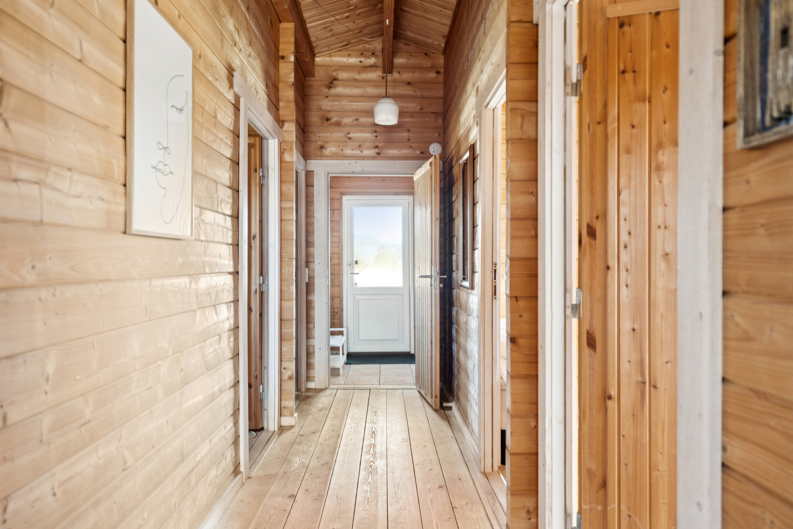 Fremhævet gang billede i fuldskærmstilstand. Billede af Kragekæret 17, Tornby, 9850 Hirtshals