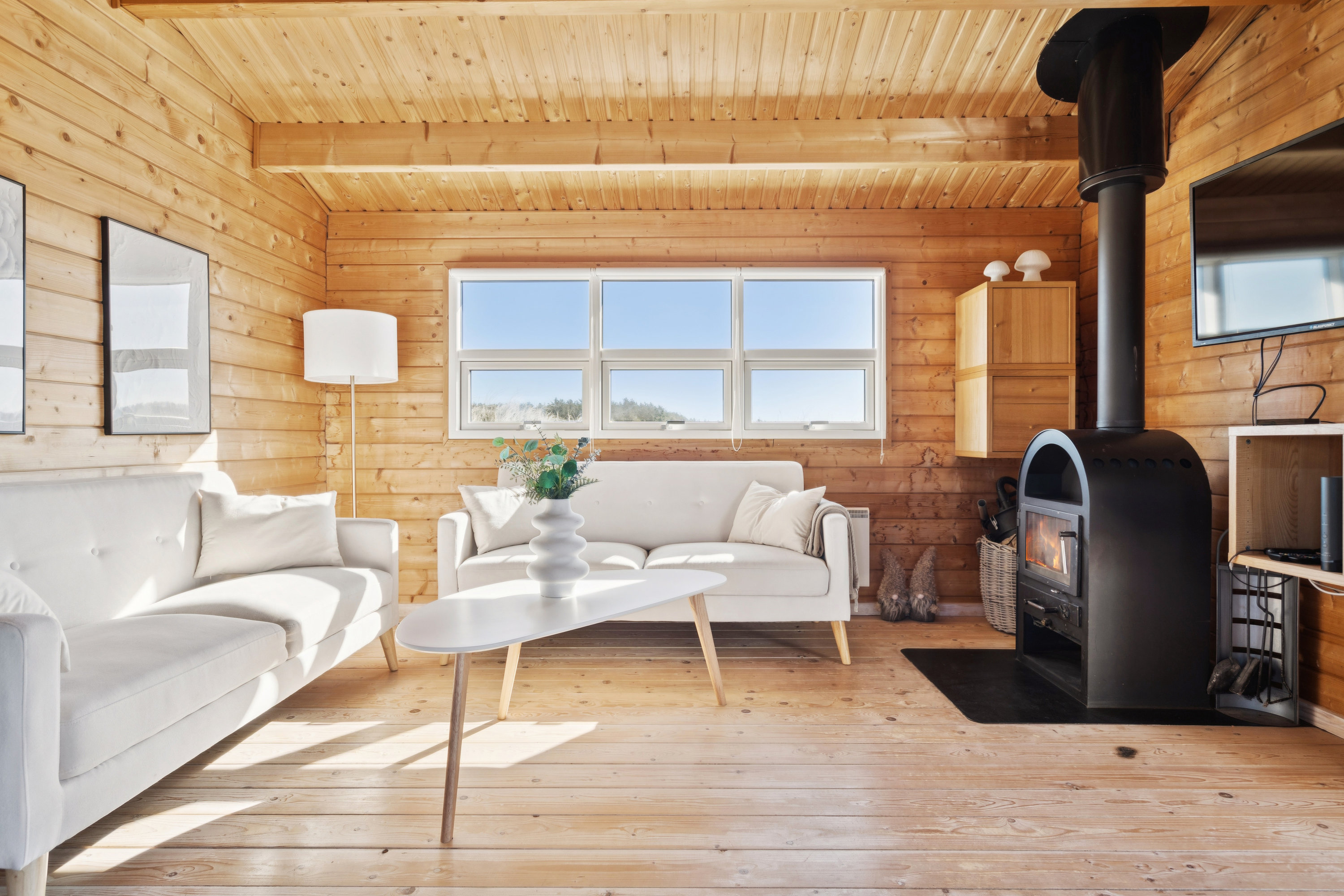 Fremhævet stue billede i fuldskærmstilstand. Billede af Kragekæret 17, Tornby, 9850 Hirtshals