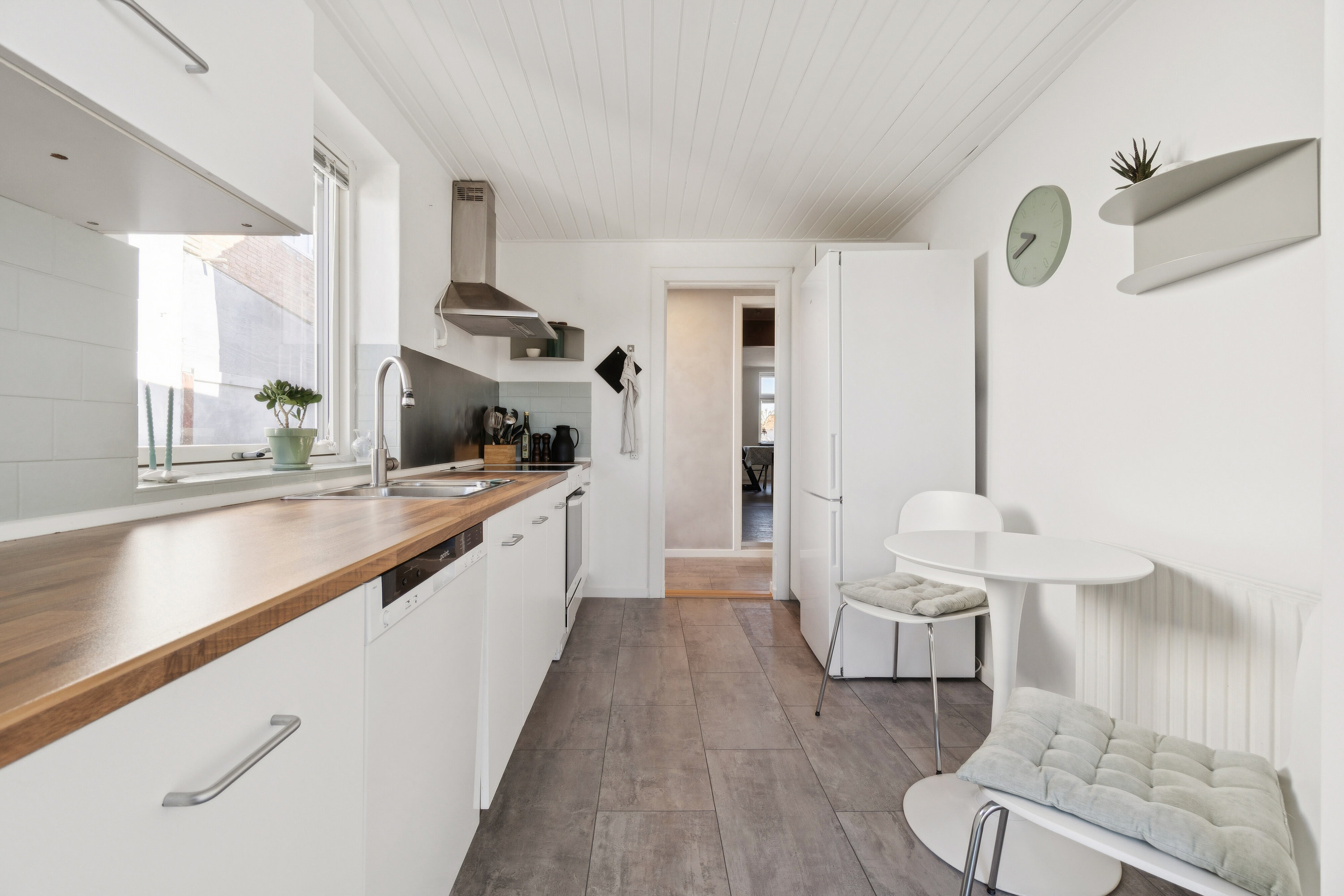 Fremhævet køkken billede i fuldskærmstilstand. Billede af Åkirkebyvej 16, Rønne, 3700 Rønne