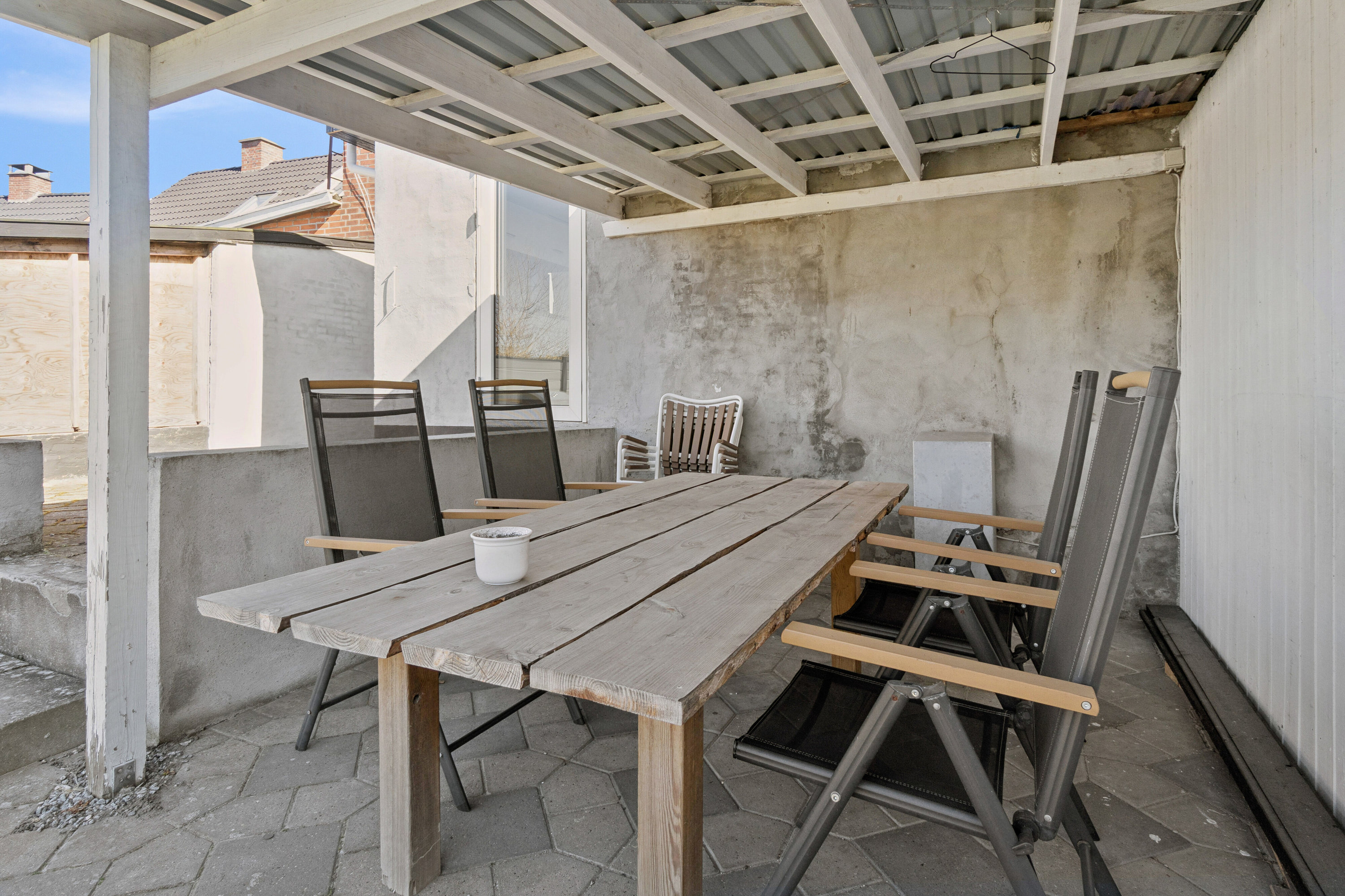 Fremhævet overdækket terrasse billede i fuldskærmstilstand. Billede af Åkirkebyvej 16, Rønne, 3700 Rønne