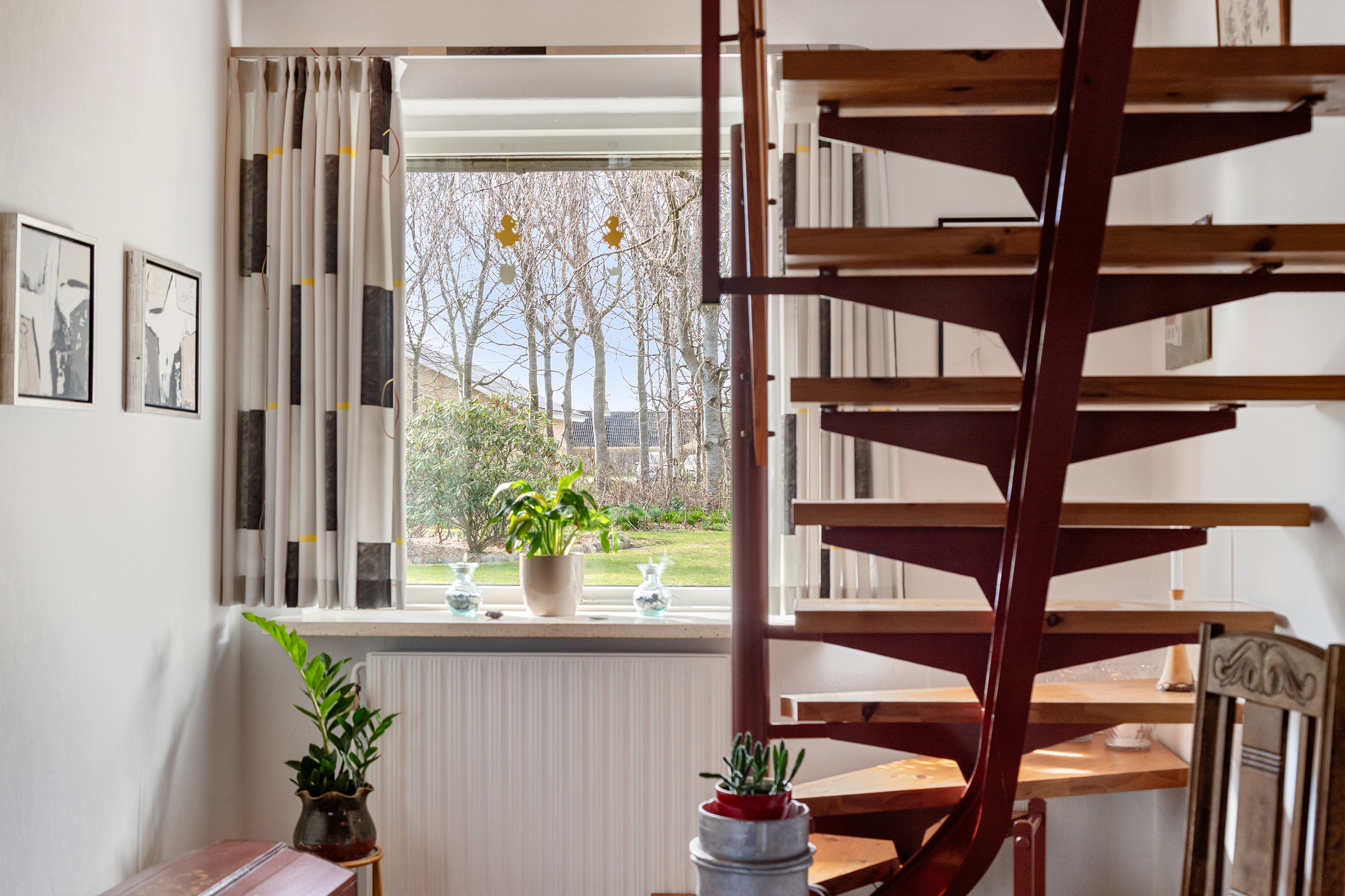 Fremhævet trappe billede i fuldskærmstilstand. Billede af Forsytiavej 5, Serritslev, 9700 Brønderslev