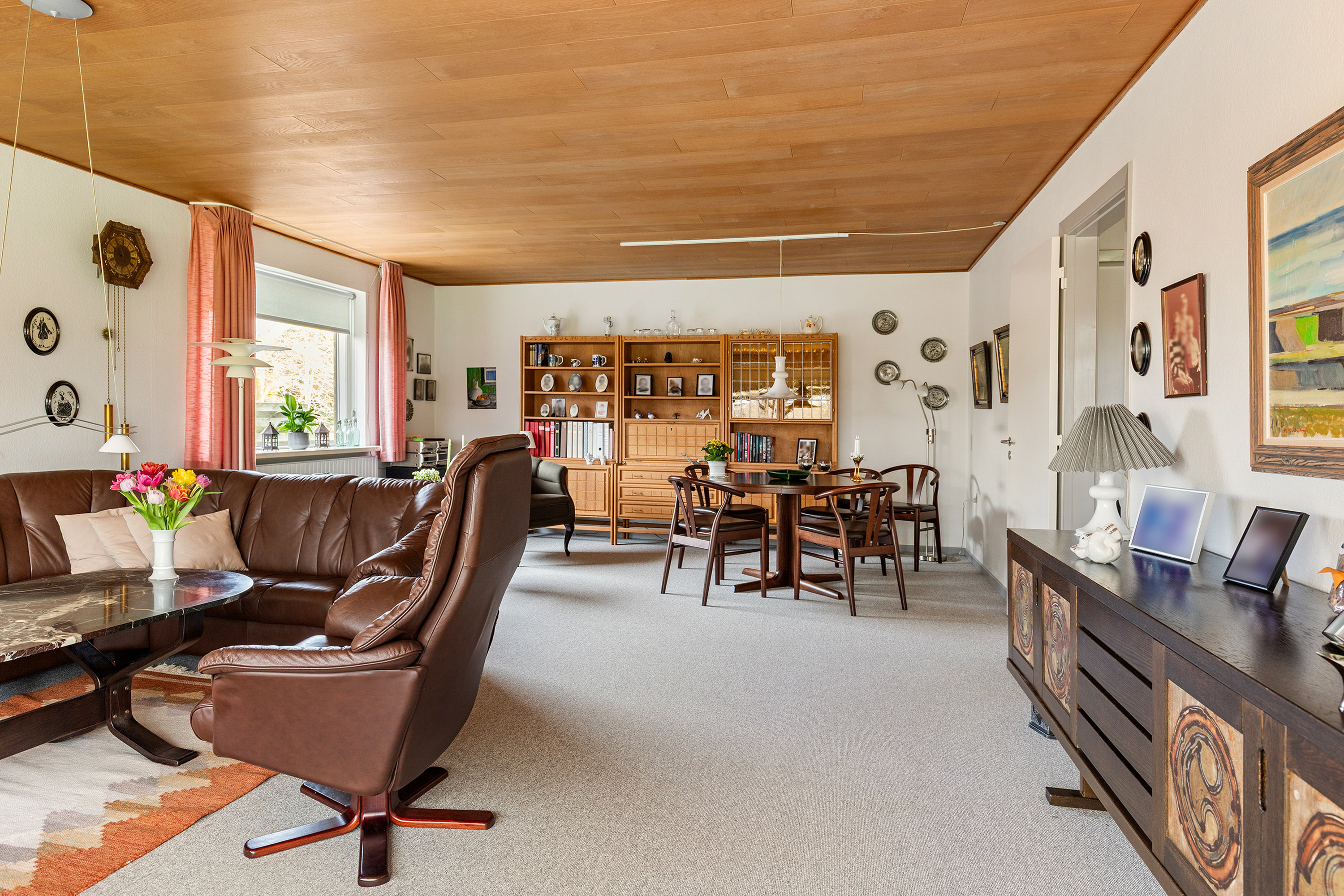 Fremhævet stue billede i fuldskærmstilstand. Billede af Forsytiavej 5, Serritslev, 9700 Brønderslev