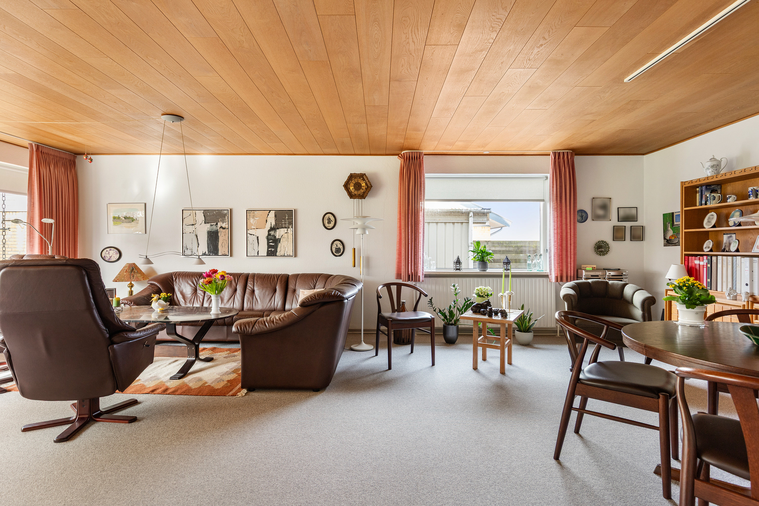 Fremhævet stue billede i fuldskærmstilstand. Billede af Forsytiavej 5, Serritslev, 9700 Brønderslev