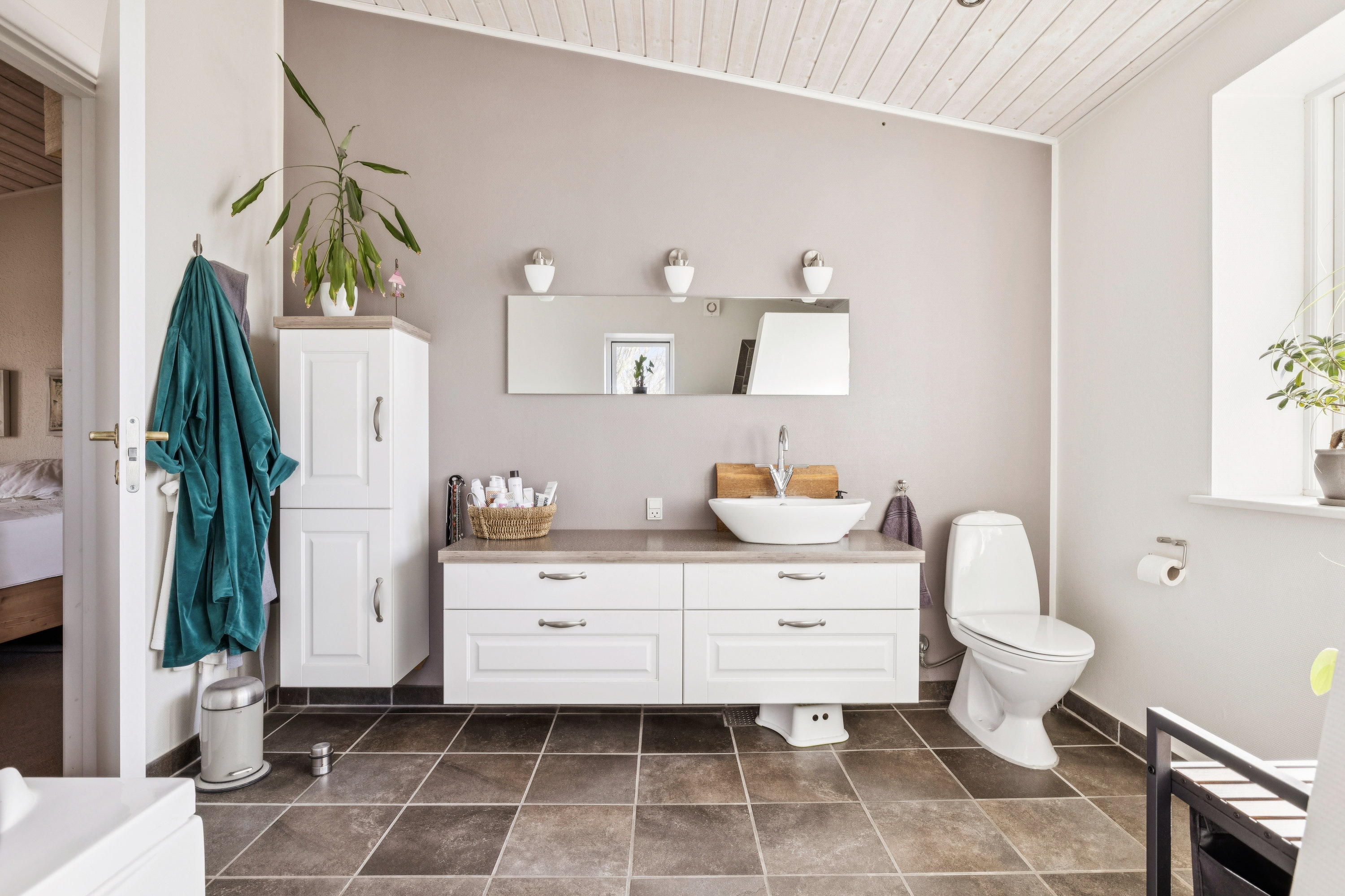 Fremhævet badeværelse billede i fuldskærmstilstand. Billede af Vingevej 10, Ørum, 8830 Tjele