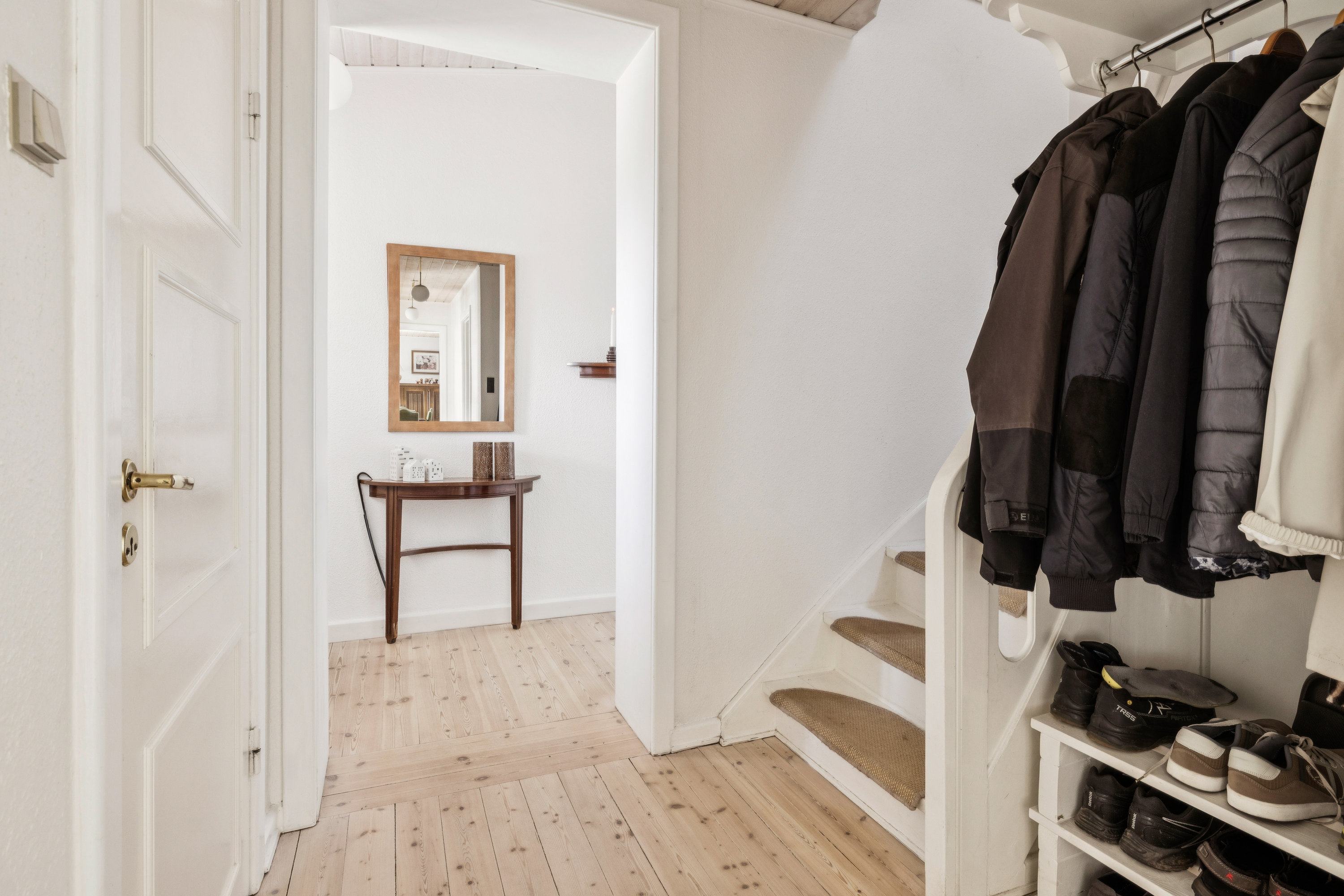 Fremhævet gang billede i fuldskærmstilstand. Billede af Vingevej 10, Ørum, 8830 Tjele