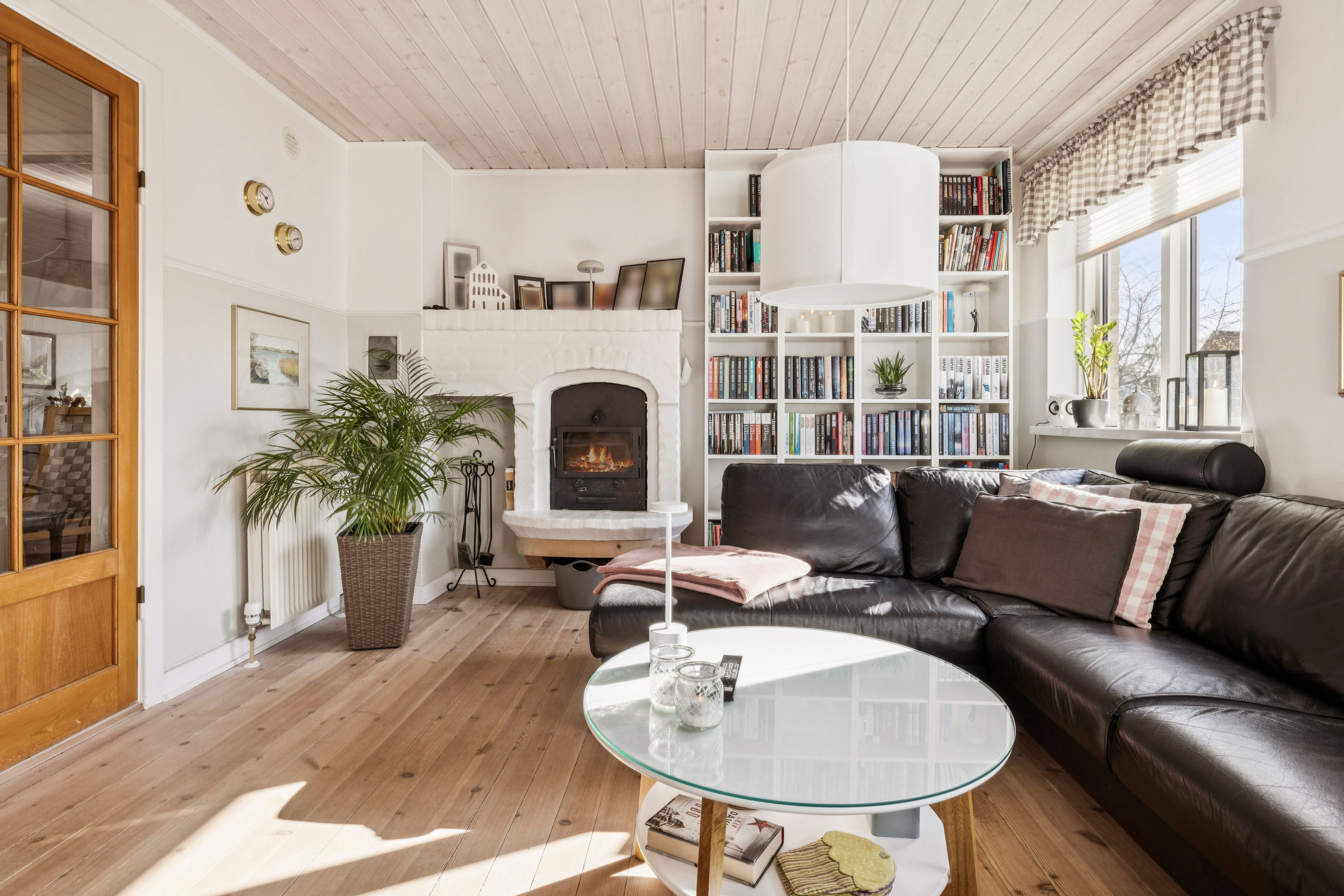 Fremhævet stue billede i fuldskærmstilstand. Billede af Vingevej 10, Ørum, 8830 Tjele