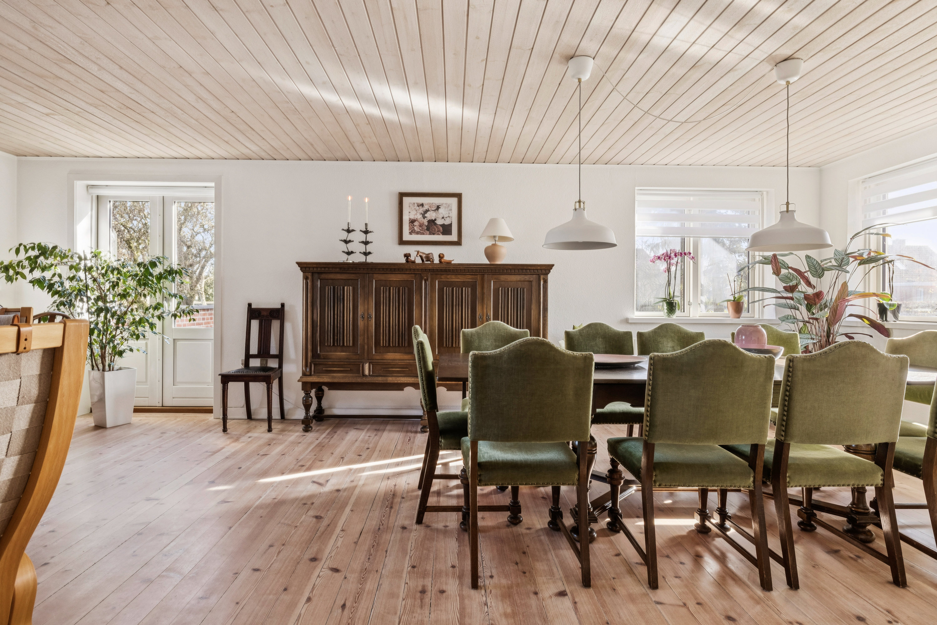 Fremhævet stue billede i fuldskærmstilstand. Billede af Vingevej 10, Ørum, 8830 Tjele