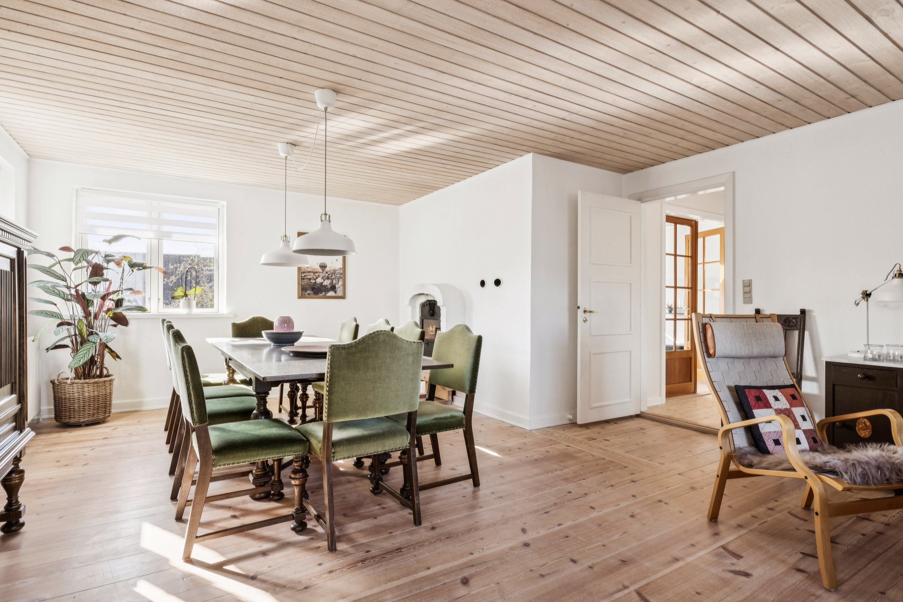 Fremhævet stue billede i fuldskærmstilstand. Billede af Vingevej 10, Ørum, 8830 Tjele