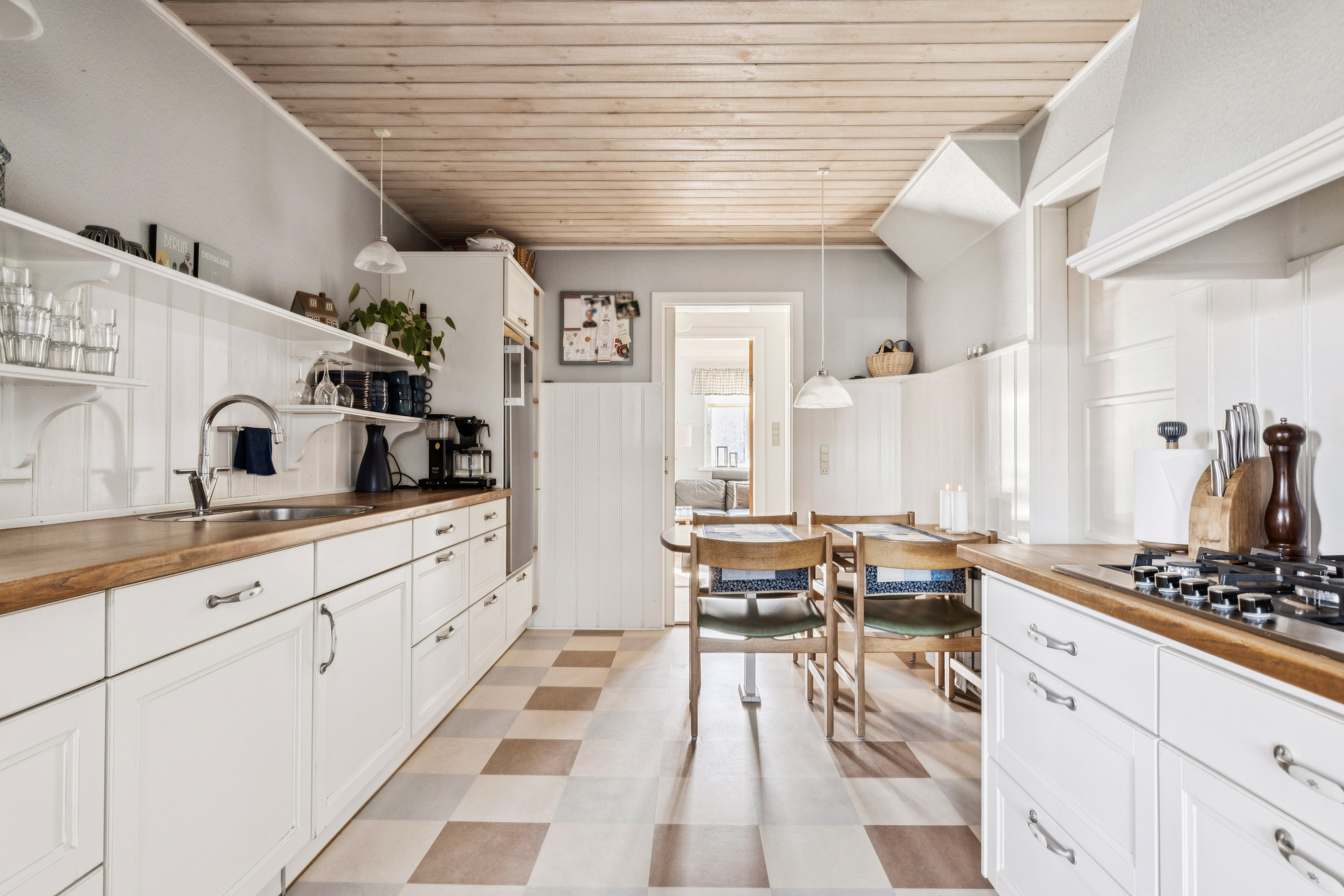 Fremhævet køkken billede i fuldskærmstilstand. Billede af Vingevej 10, Ørum, 8830 Tjele