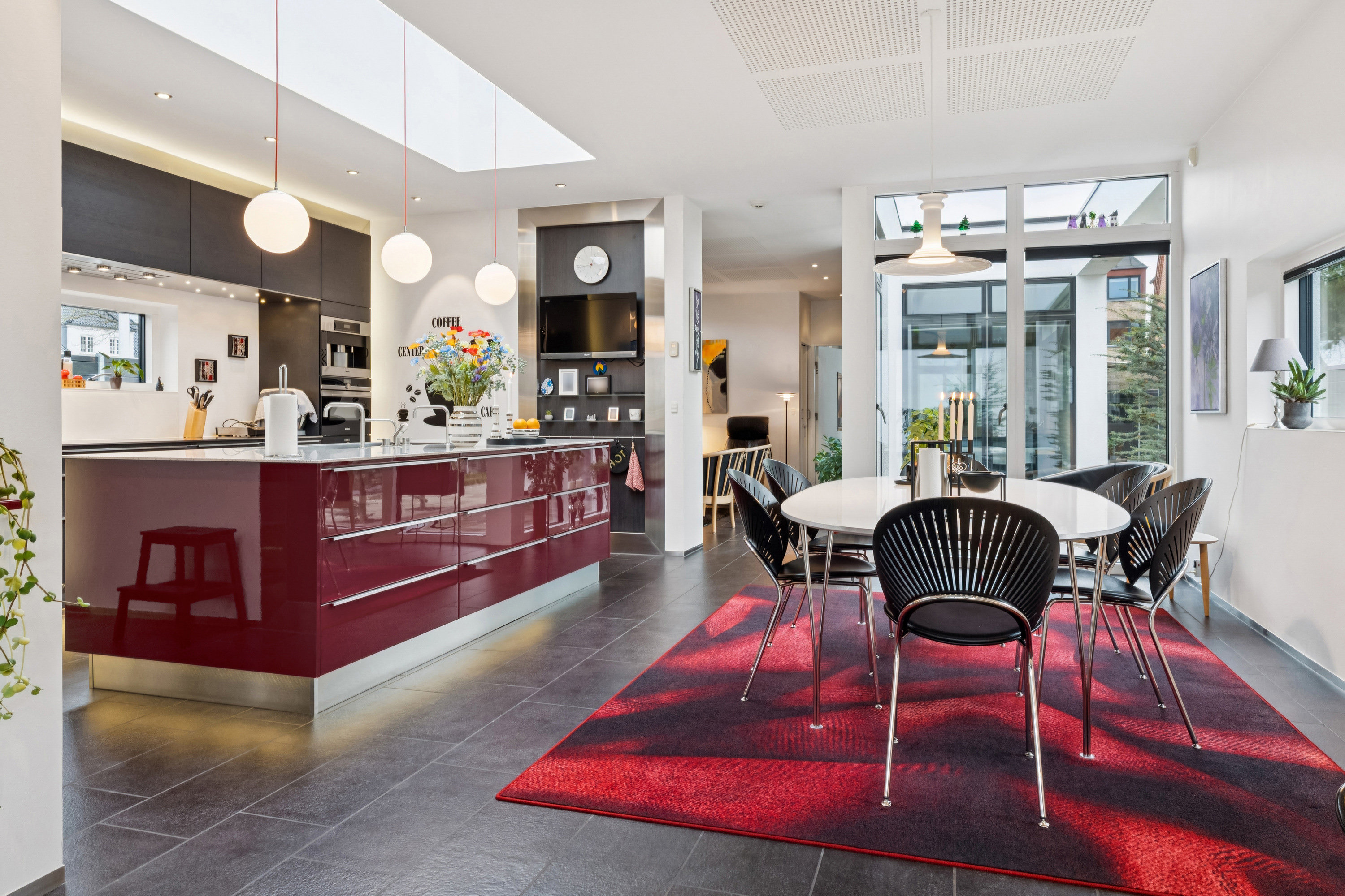 Fremhævet stue billede i fuldskærmstilstand. Billede af Davids Alle 3, 9000 Aalborg