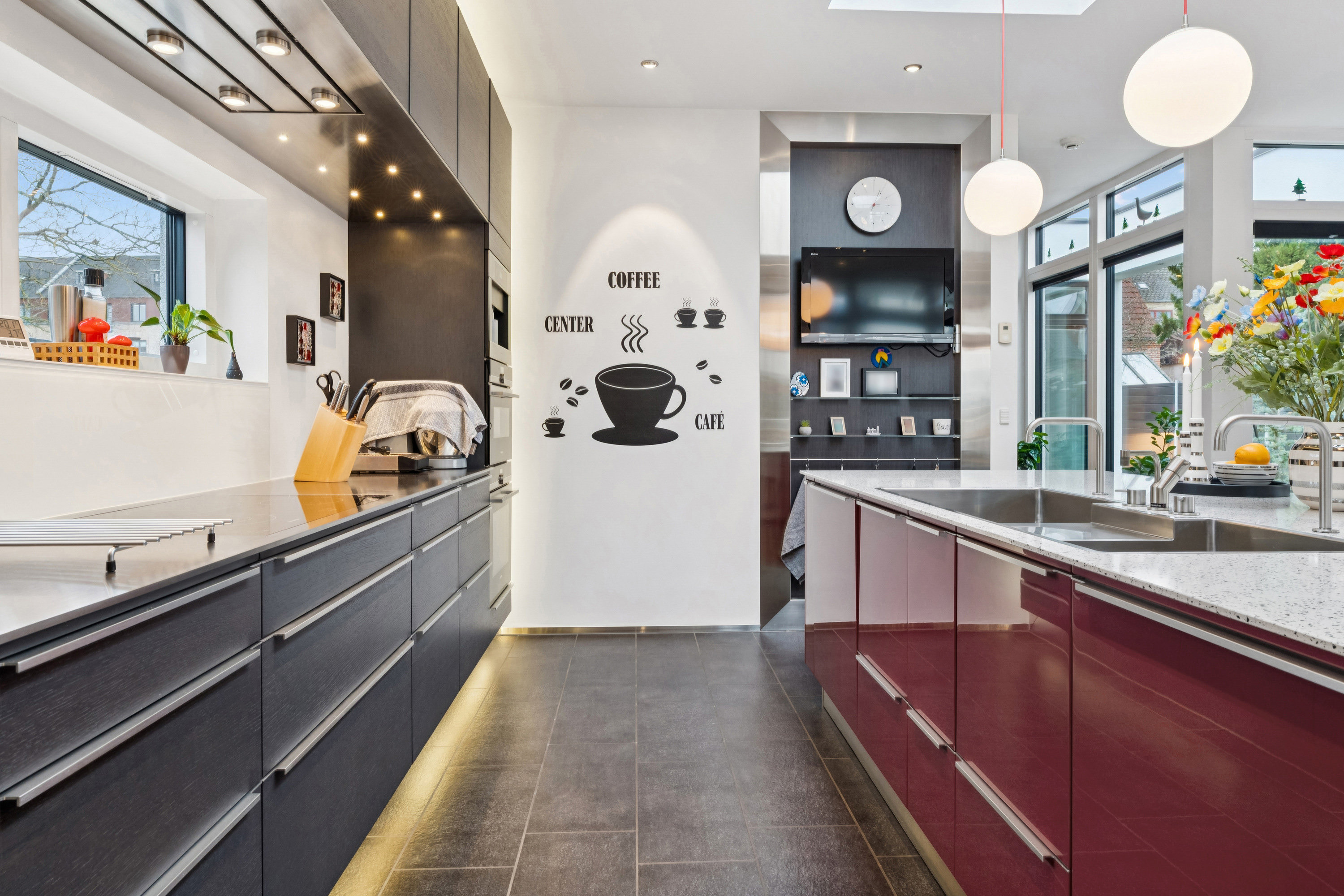 Fremhævet køkken billede i fuldskærmstilstand. Billede af Davids Alle 3, 9000 Aalborg