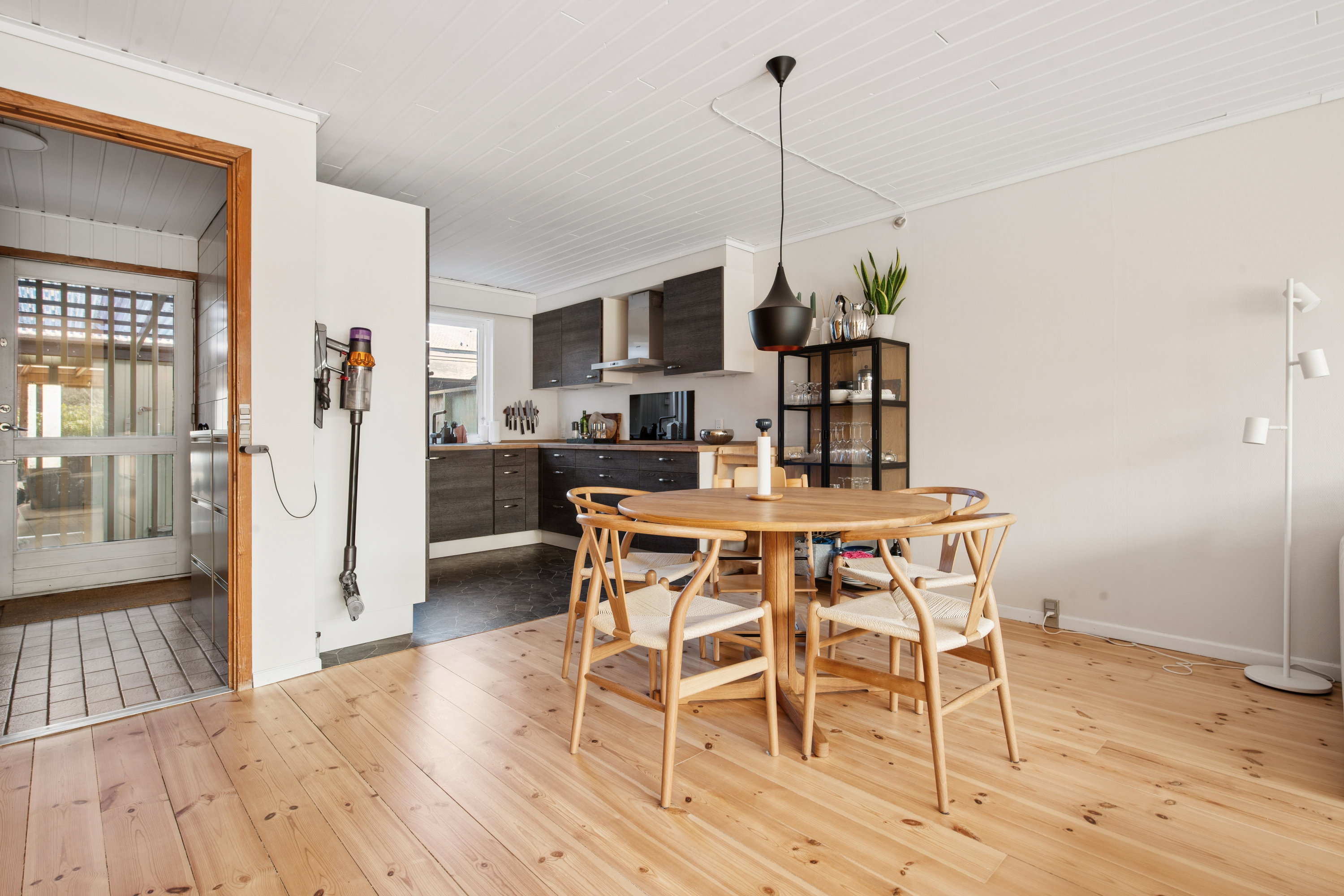 Fremhævet køkken billede i fuldskærmstilstand. Billede af Blåhegnet 52, 2670 Greve