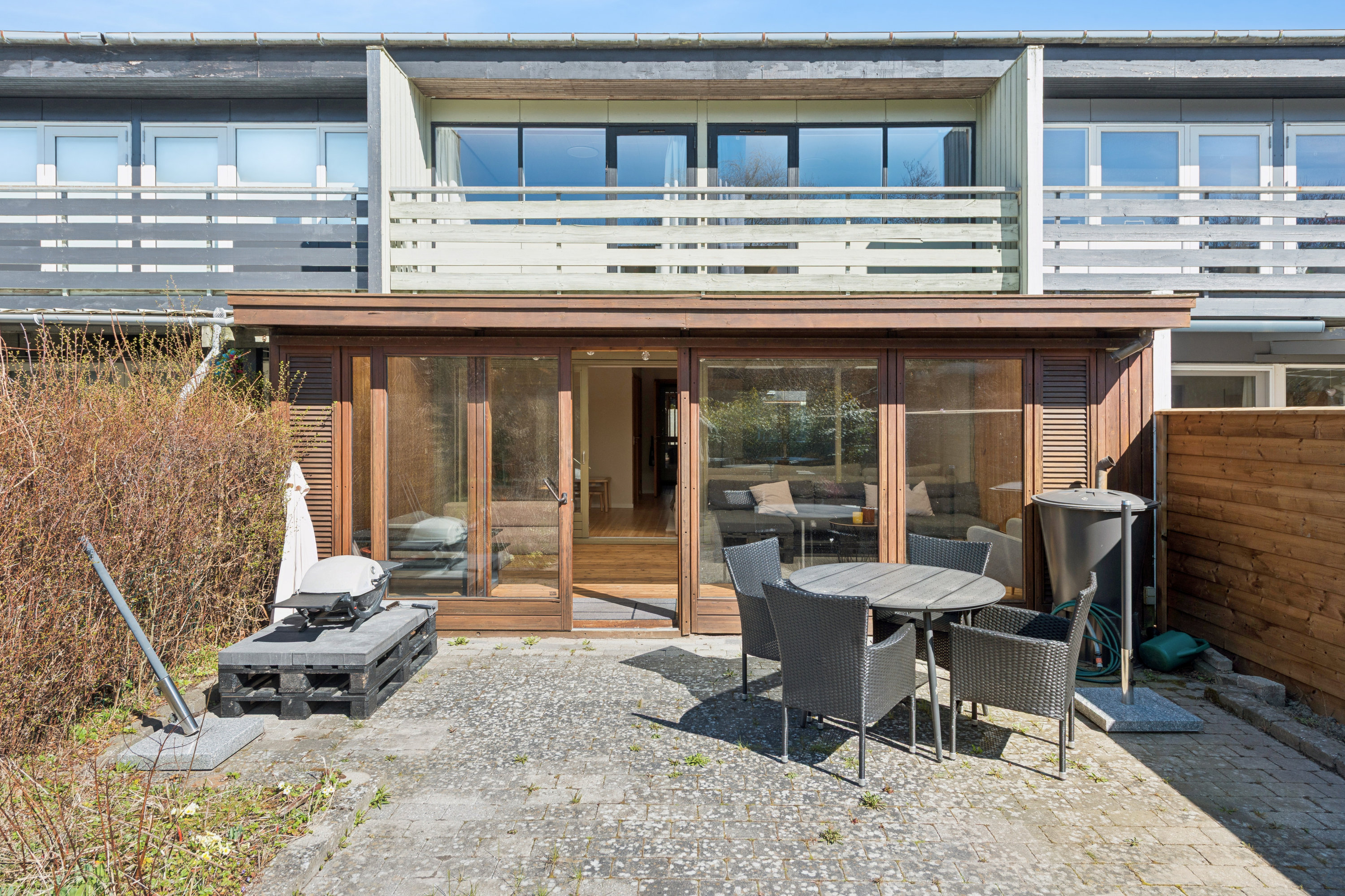 Fremhævet terrasse billede i fuldskærmstilstand. Billede af Blåhegnet 52, 2670 Greve