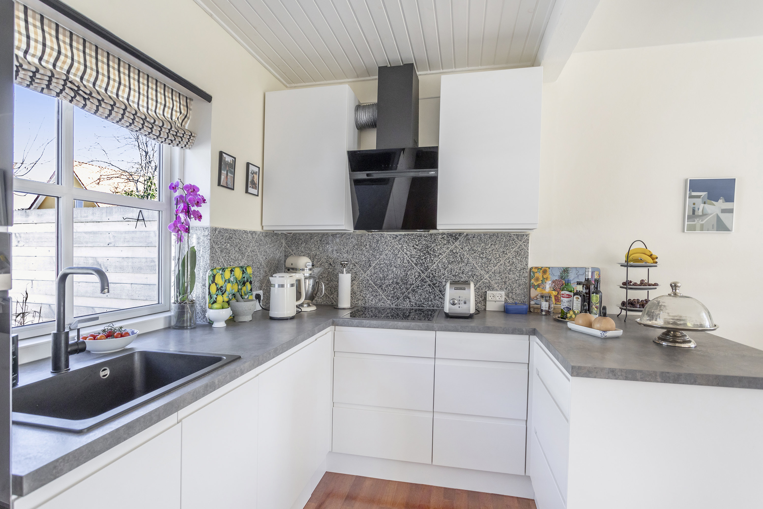 Fremhævet køkken billede i fuldskærmstilstand. Billede af Grønagervej 37, 2300 København S