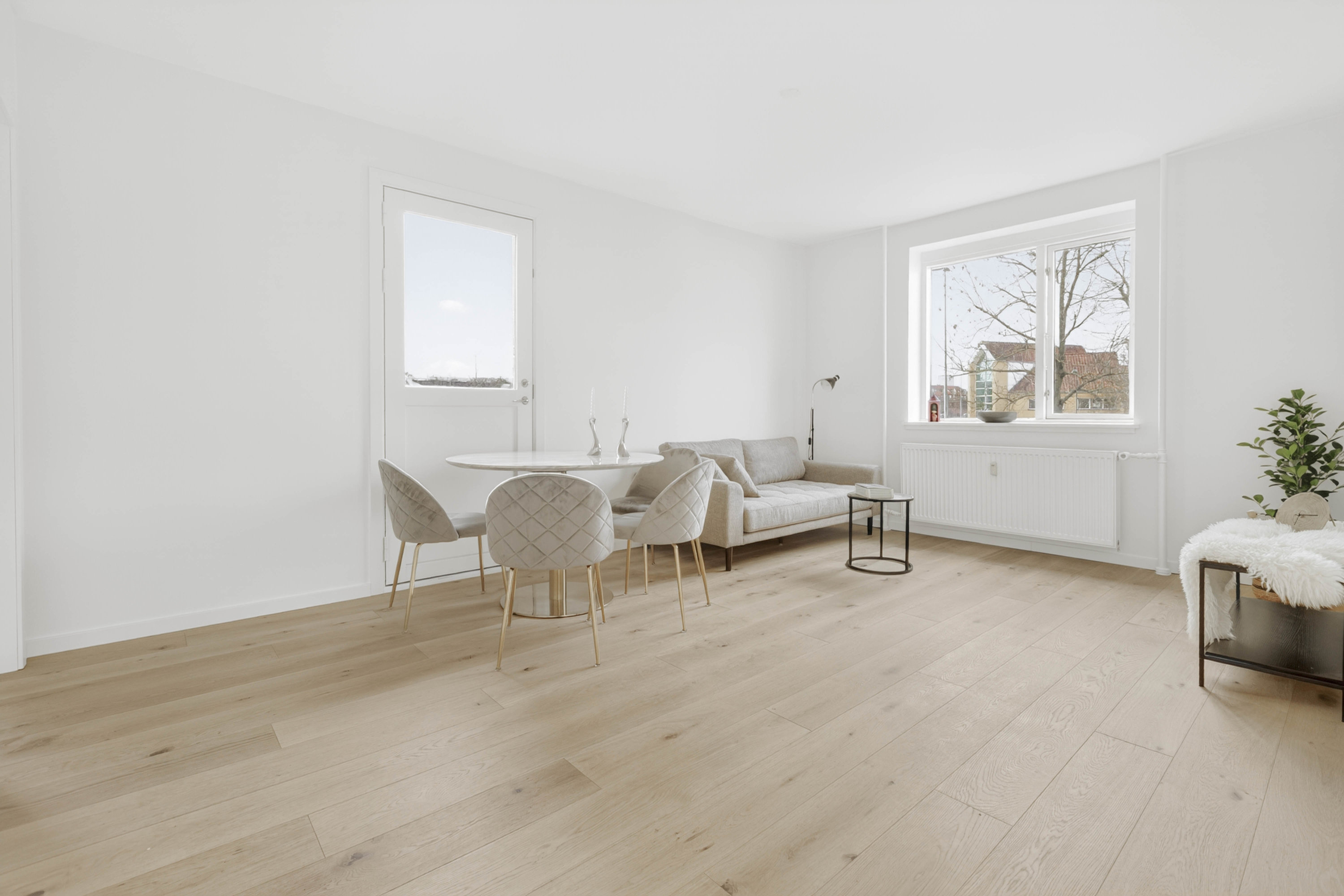 Fremhævet stue billede i fuldskærmstilstand. Billede af Højagerparken 12, st.. tv., 2750 Ballerup