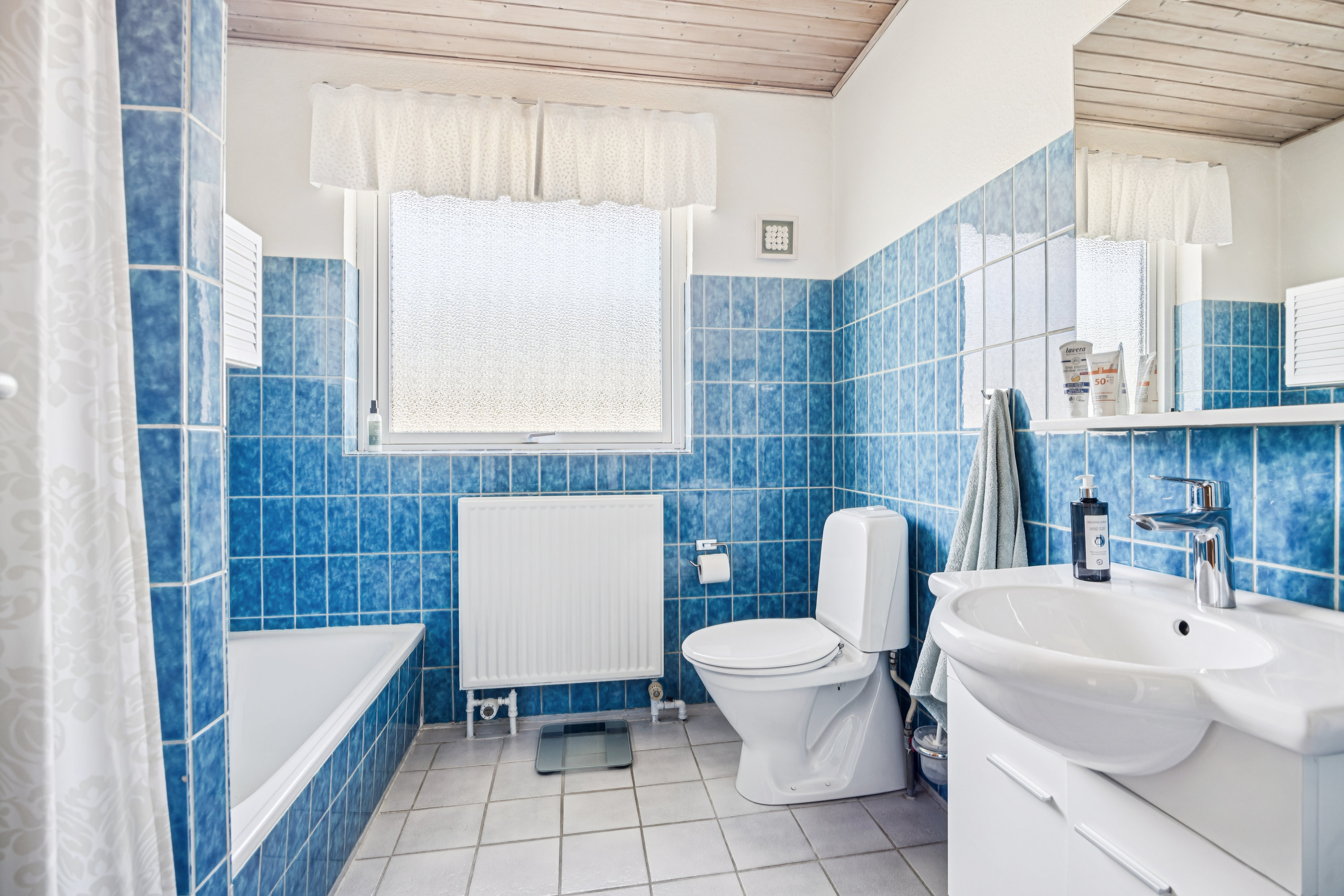 Fremhævet badeværelse billede i fuldskærmstilstand. Billede af Minervavej 2, Grindsted, 9310 Vodskov