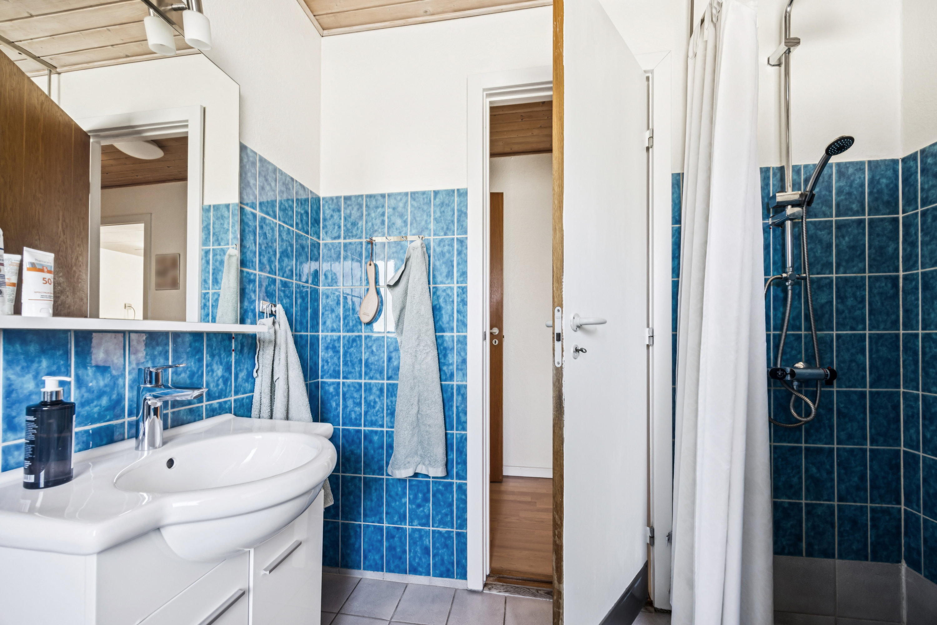 Fremhævet badeværelse billede i fuldskærmstilstand. Billede af Minervavej 2, Grindsted, 9310 Vodskov