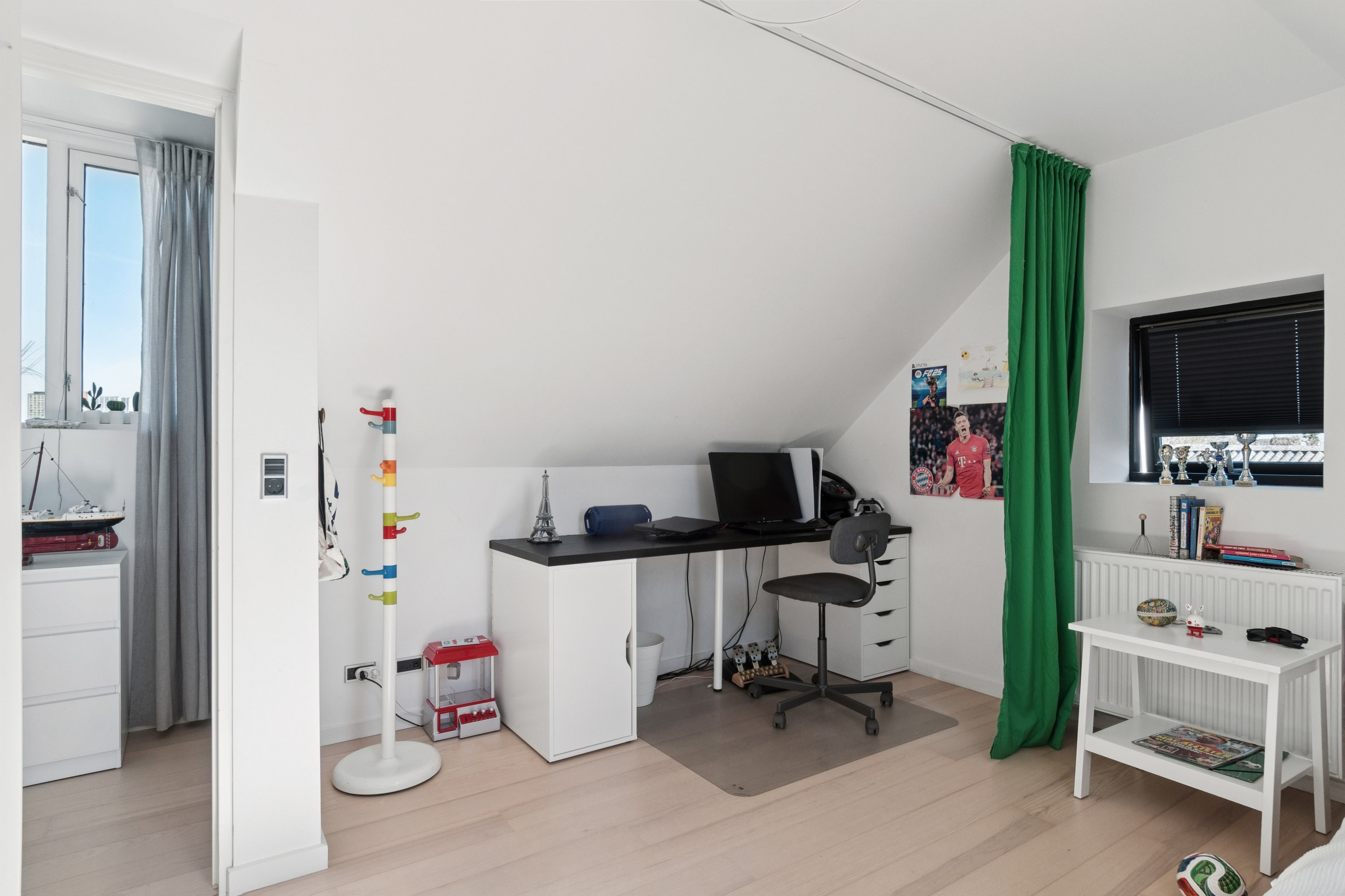 Fremhævet værelse billede i fuldskærmstilstand. Billede af Dagebøl Alle 7, 2770 Kastrup