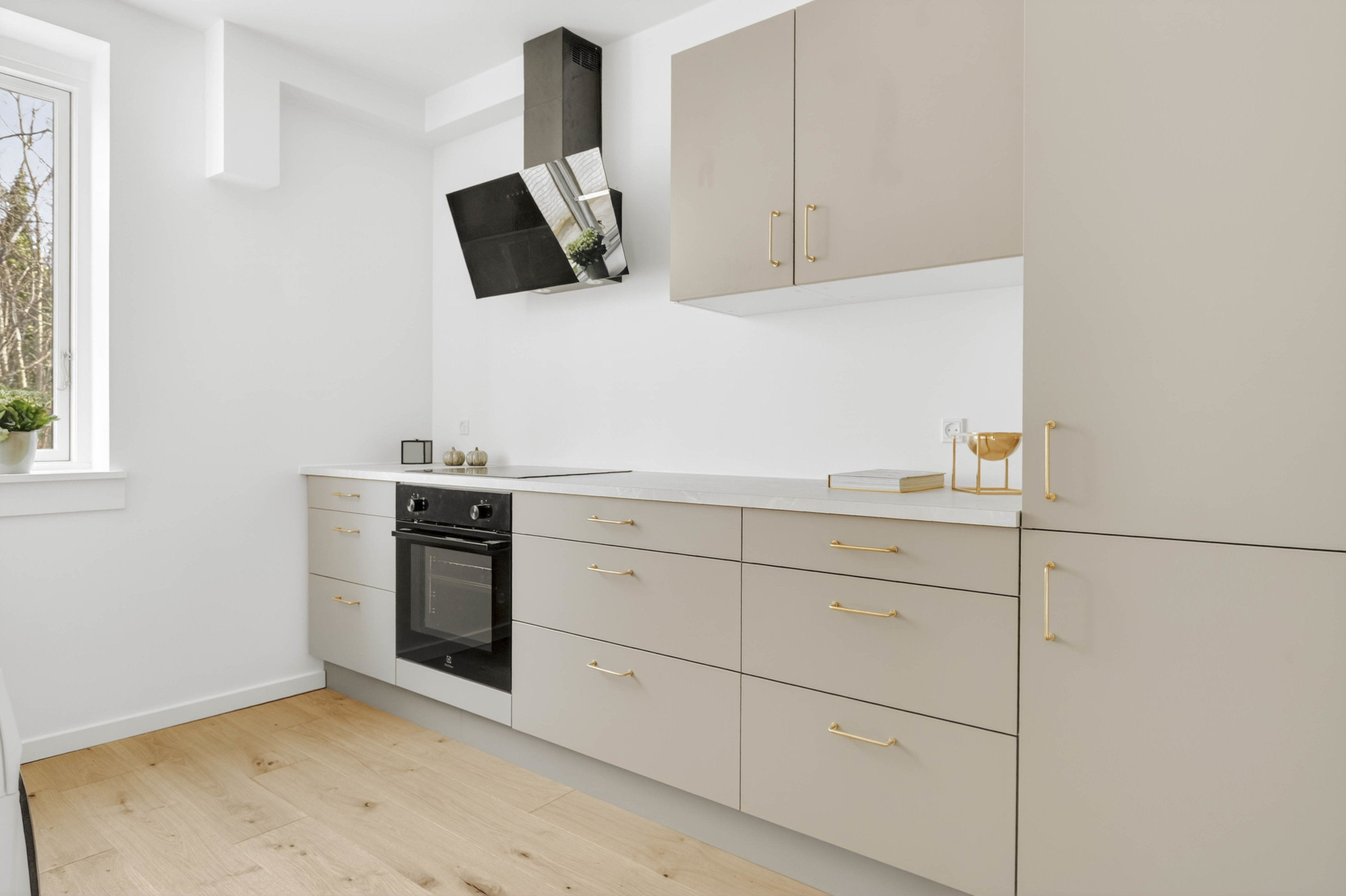 Fremhævet køkken billede i fuldskærmstilstand. Billede af Højagerparken 12, st.. tv., 2750 Ballerup