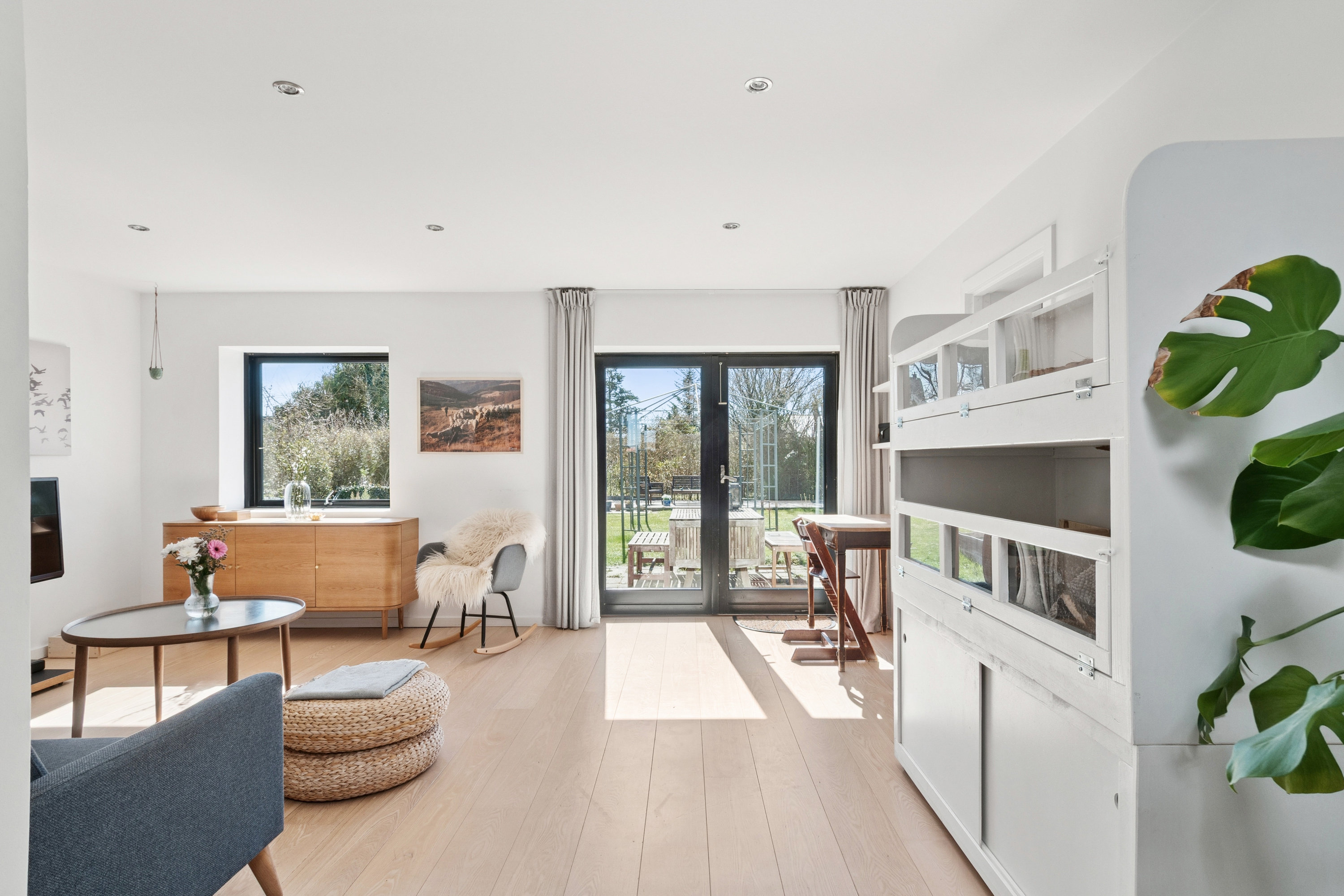 Fremhævet stue billede i fuldskærmstilstand. Billede af Dagebøl Alle 7, 2770 Kastrup