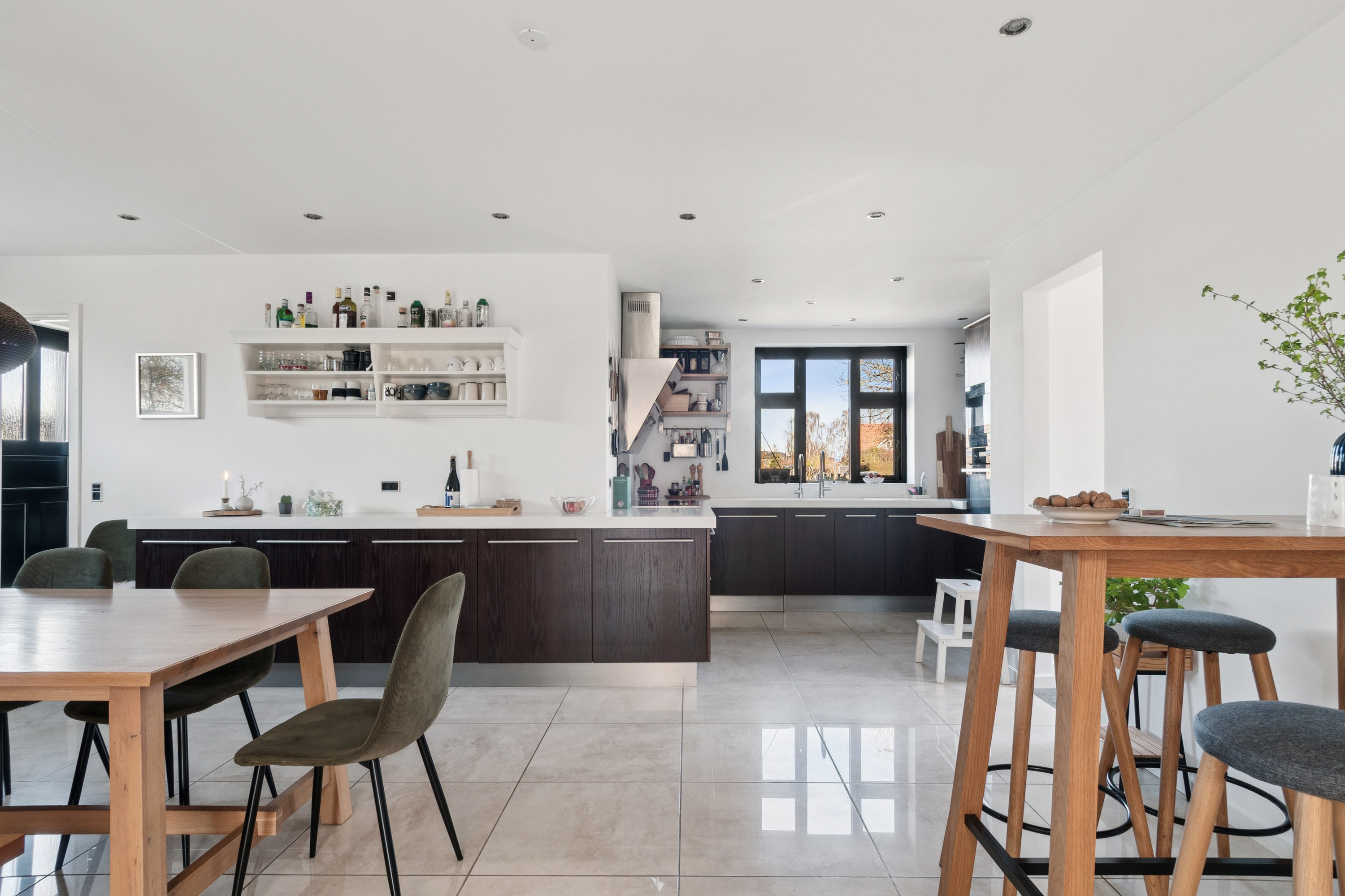 Fremhævet køkken billede i fuldskærmstilstand. Billede af Dagebøl Alle 7, 2770 Kastrup