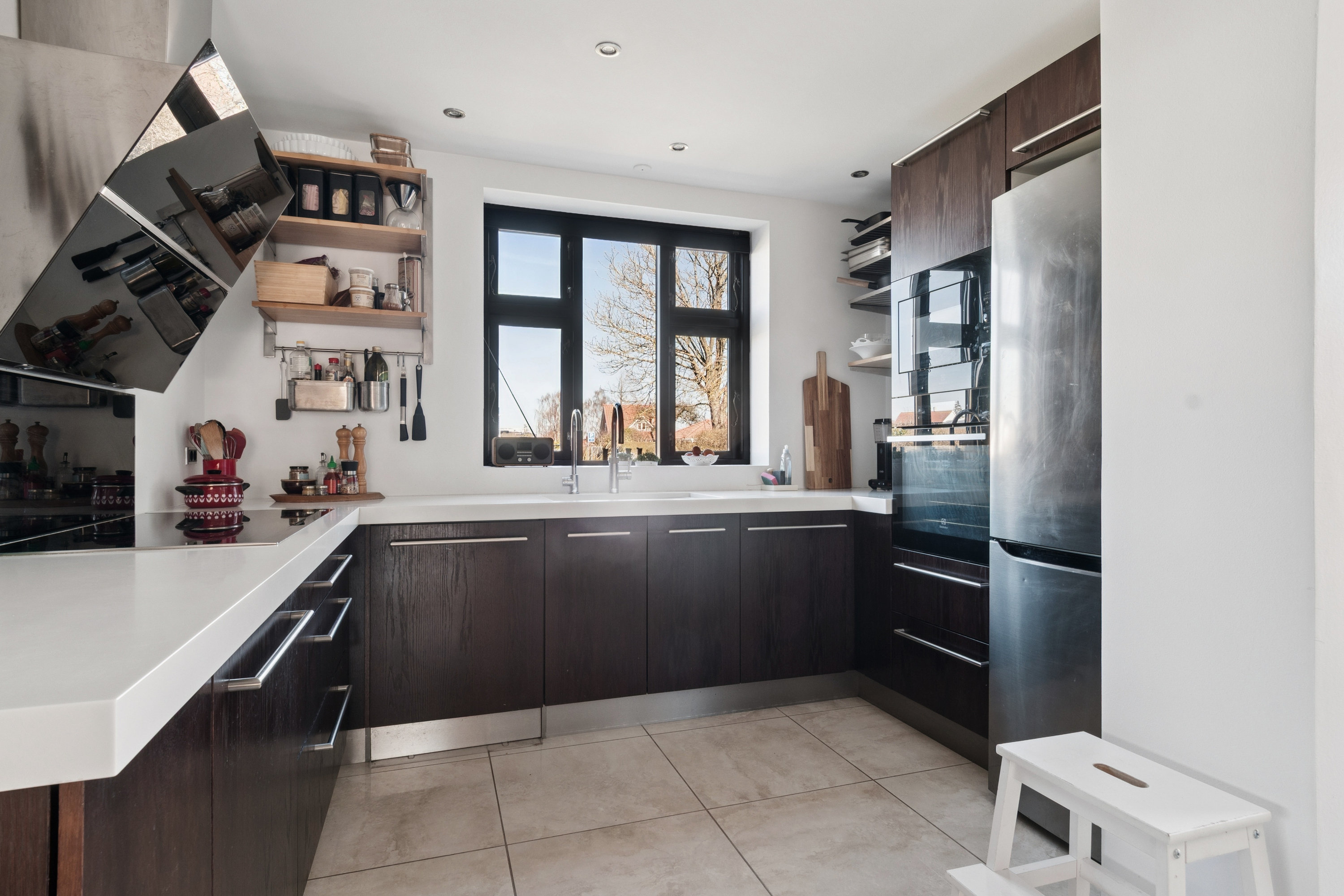 Fremhævet køkken billede i fuldskærmstilstand. Billede af Dagebøl Alle 7, 2770 Kastrup