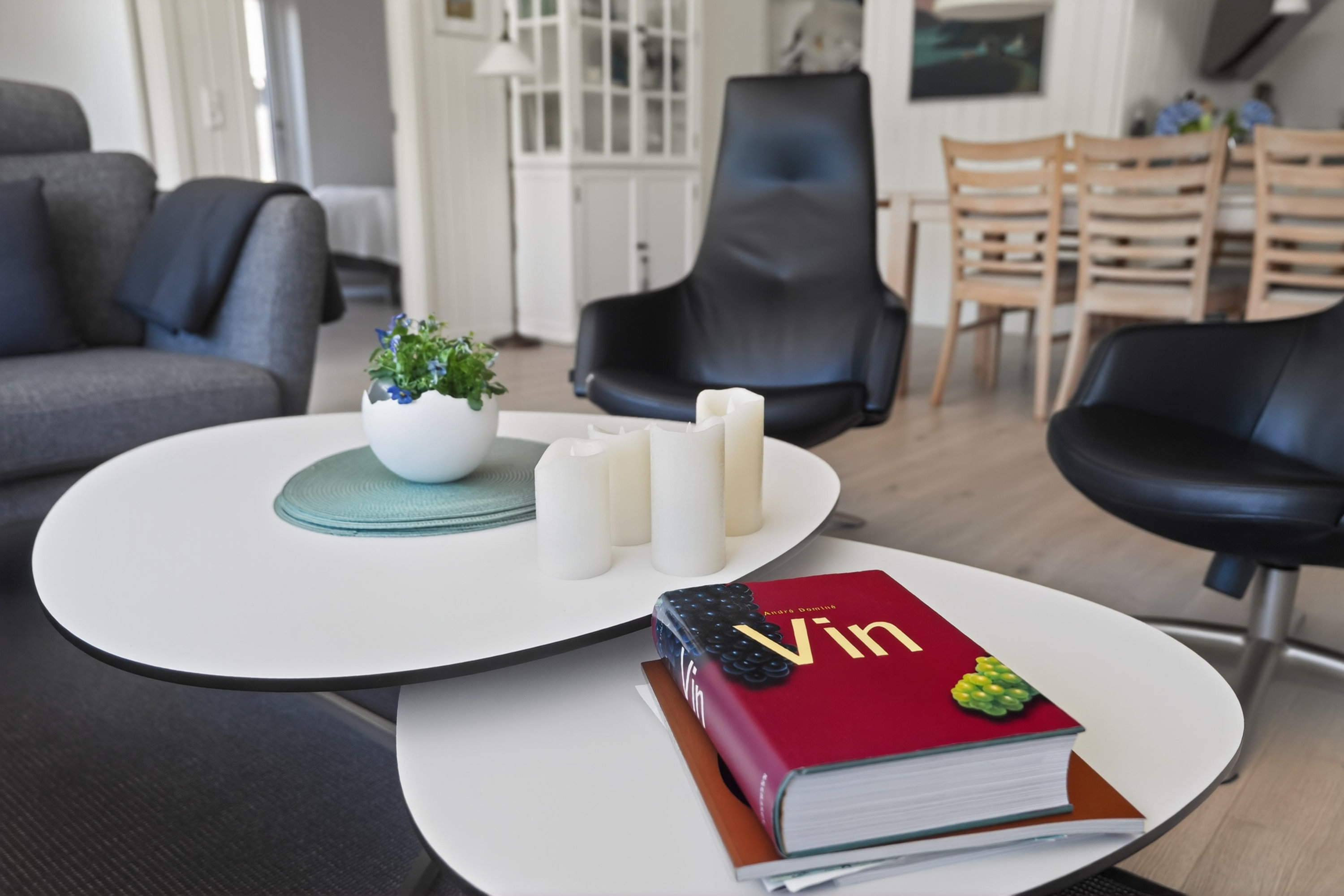 Fremhævet stue billede i fuldskærmstilstand. Billede af Thorsvej 62, Vester Lyng, 4500 Nykøbing Sj