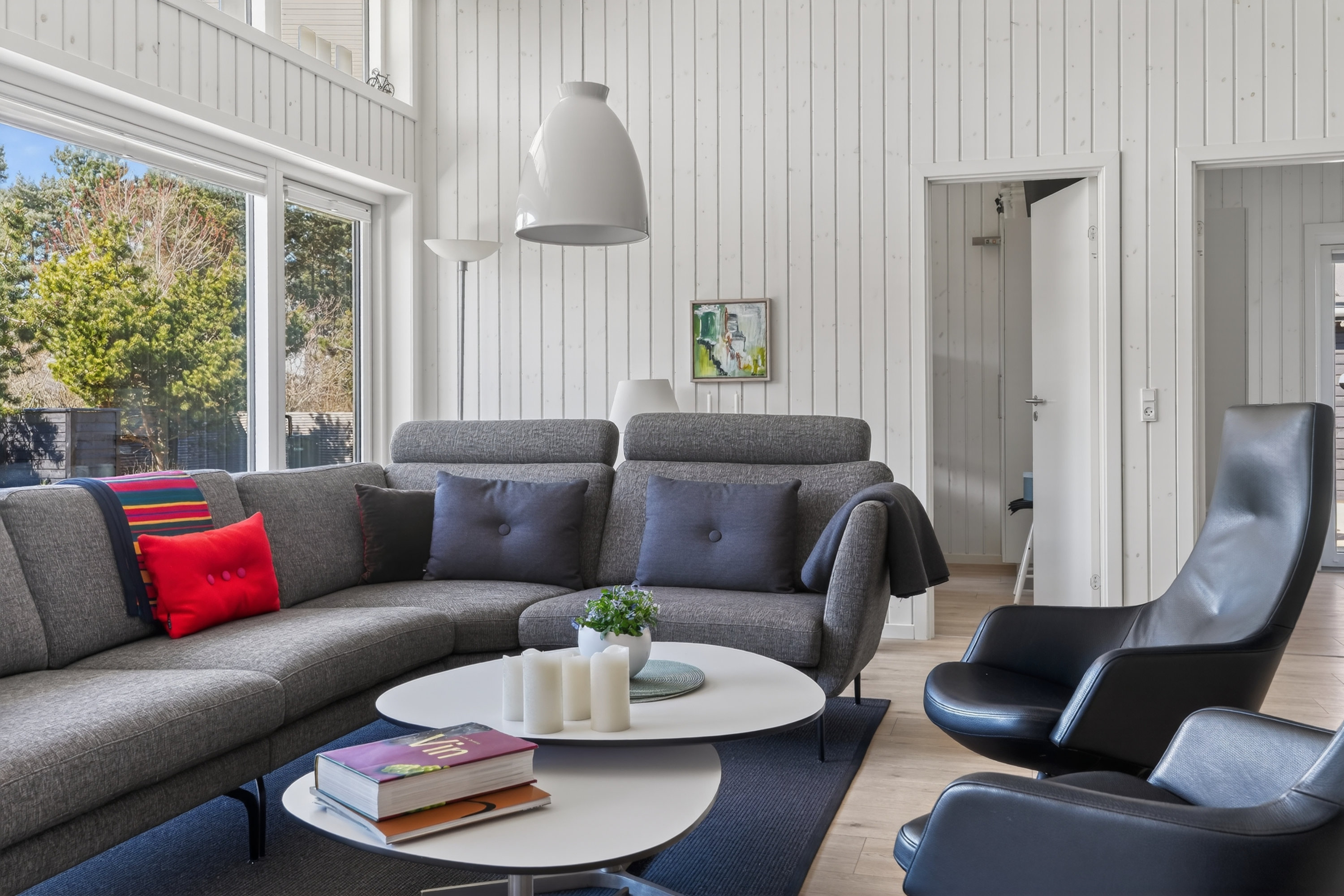 Fremhævet stue billede i fuldskærmstilstand. Billede af Thorsvej 62, Vester Lyng, 4500 Nykøbing Sj