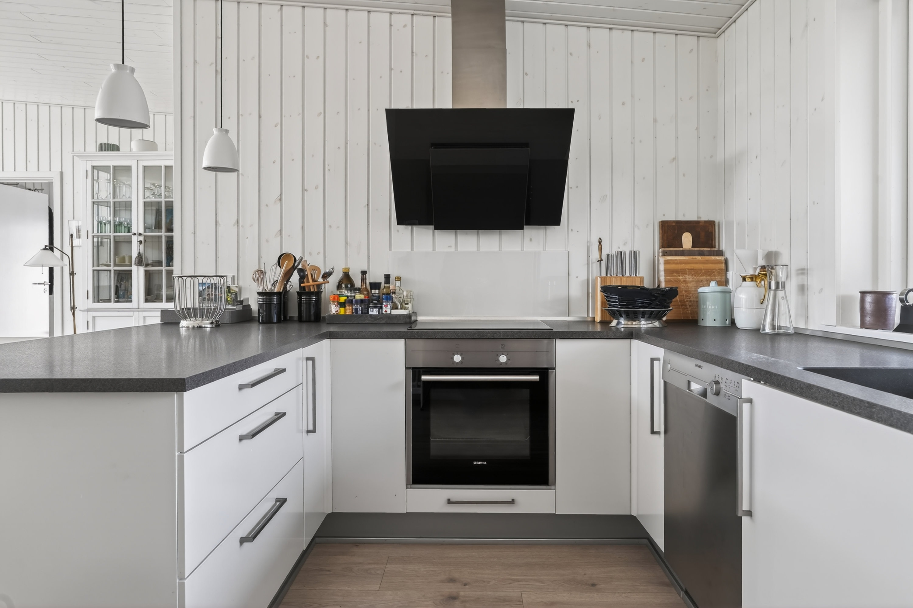 Fremhævet køkken billede i fuldskærmstilstand. Billede af Thorsvej 62, Vester Lyng, 4500 Nykøbing Sj