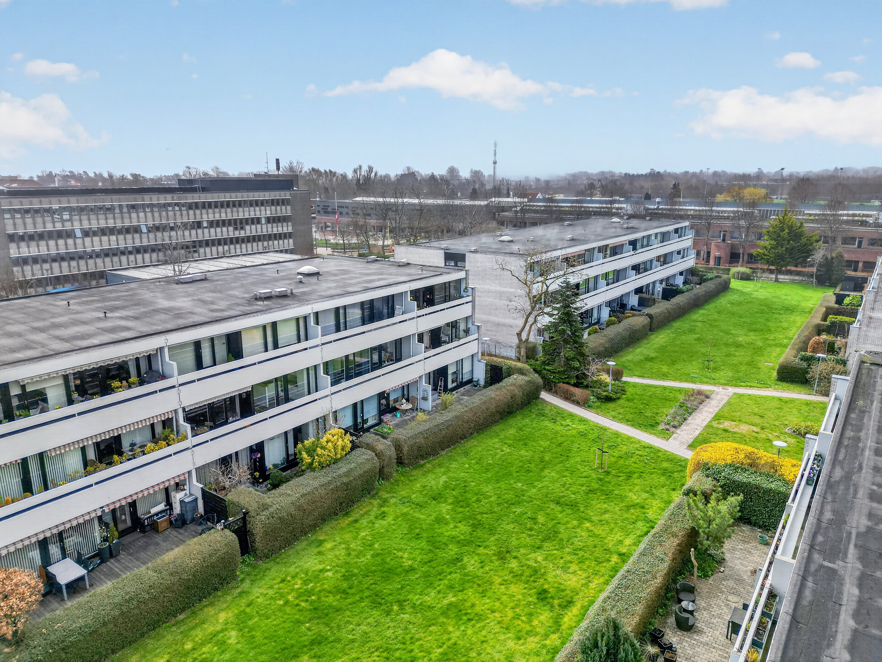 Fremhævet luftfoto billede i fuldskærmstilstand. Billede af Akacieparken 11B, 1. 55., 2680 Solrød Strand