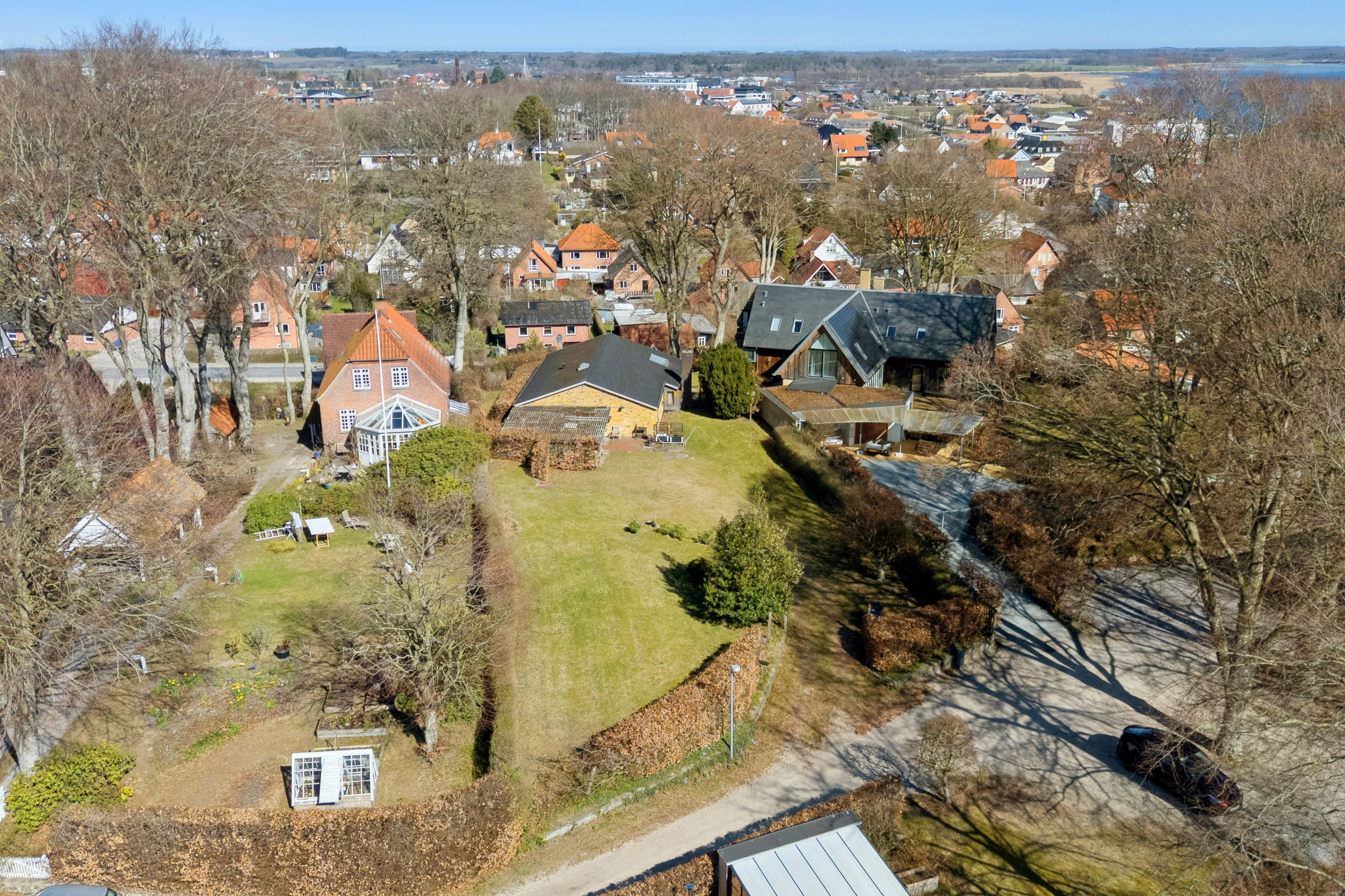 Fremhævet luftfoto billede i fuldskærmstilstand. Billede af Høgevej 3, 9560 Hadsund