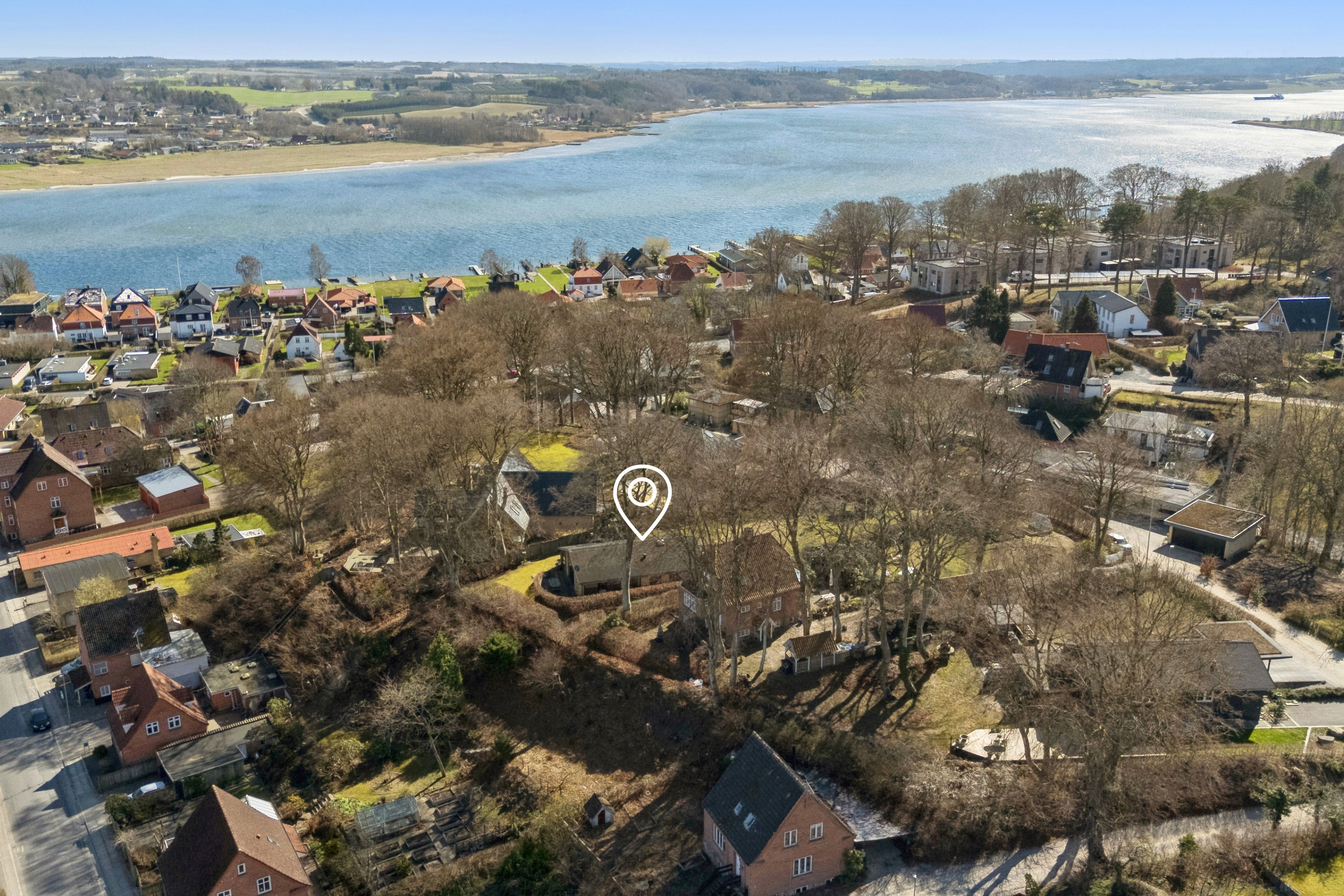 Fremhævet luftfoto billede i fuldskærmstilstand. Billede af Høgevej 3, 9560 Hadsund