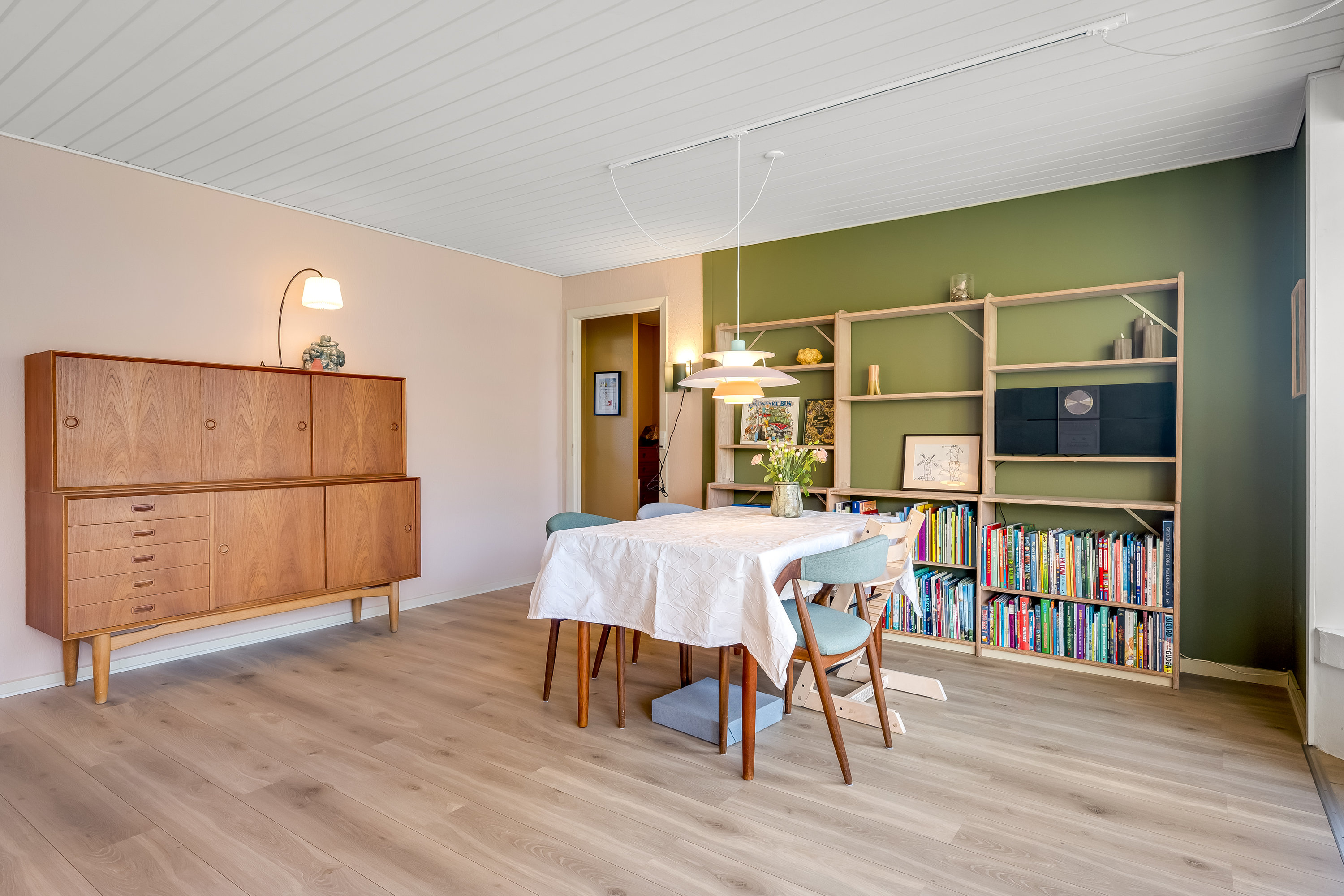 Fremhævet stue billede i fuldskærmstilstand. Billede af Kingosvej 13, 6800 Varde