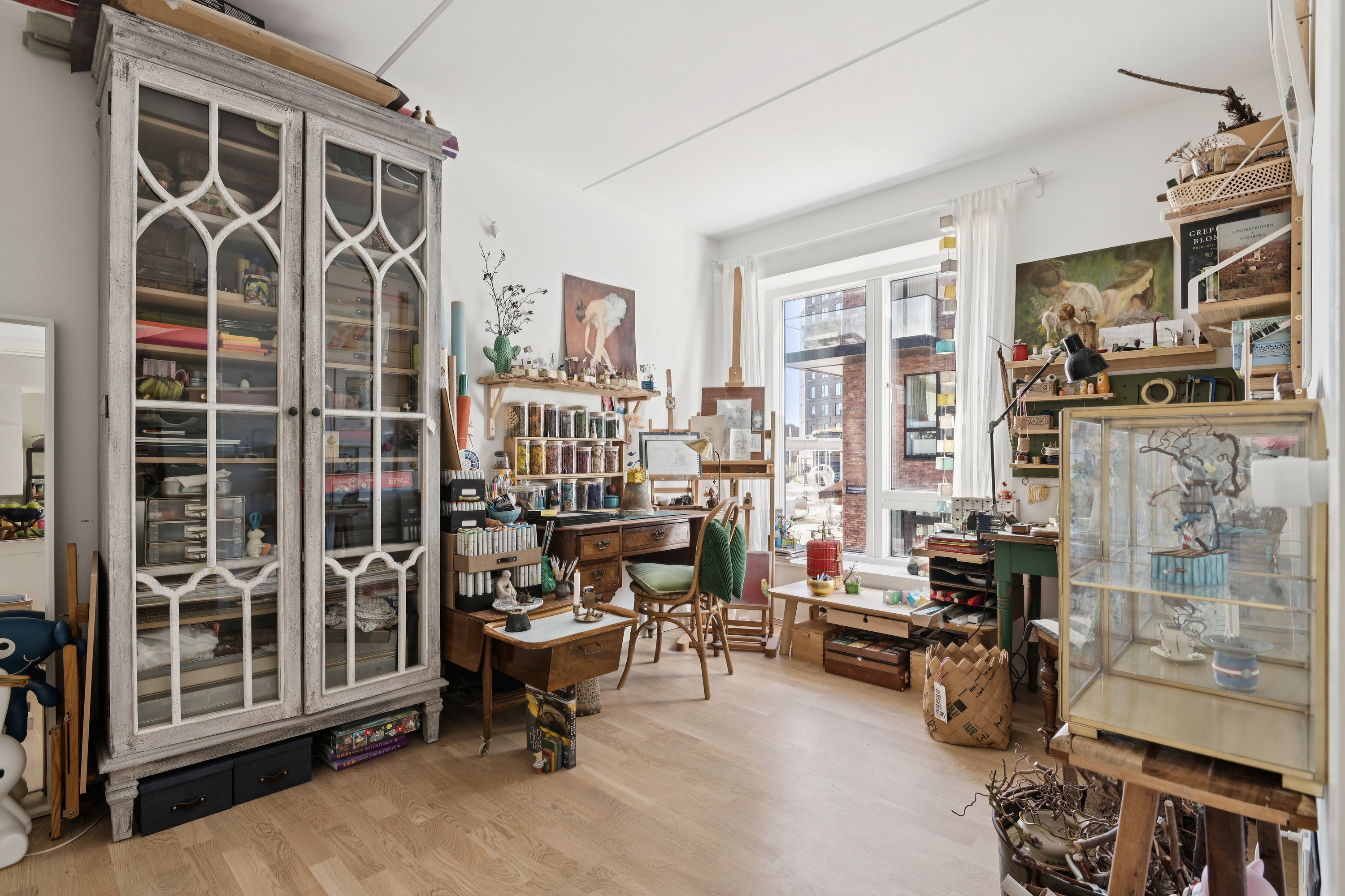 Fremhævet stue billede i fuldskærmstilstand. Billede af Kongeæblevej 7, 1. th., 2500 Valby