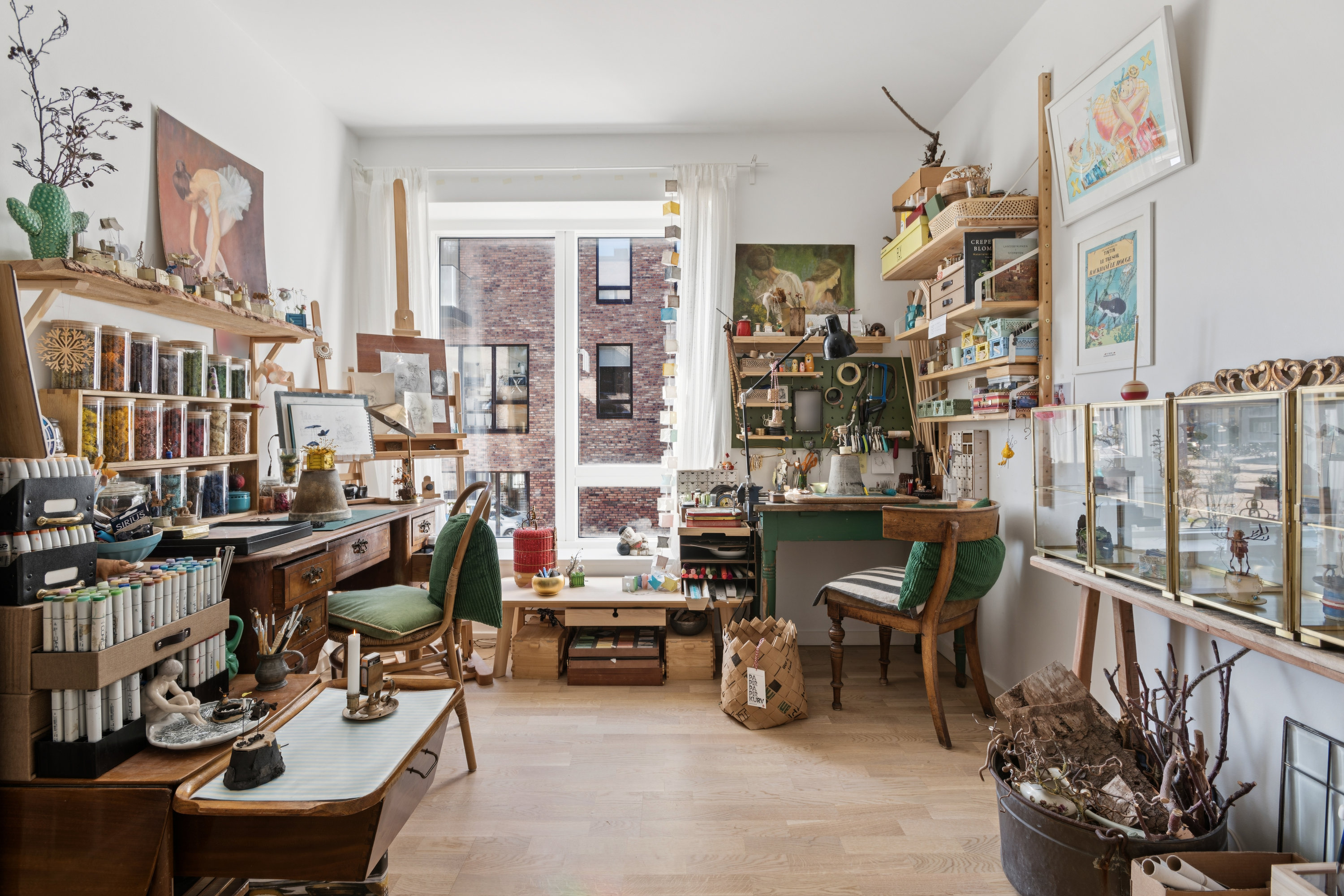 Fremhævet stue billede i fuldskærmstilstand. Billede af Kongeæblevej 7, 1. th., 2500 Valby