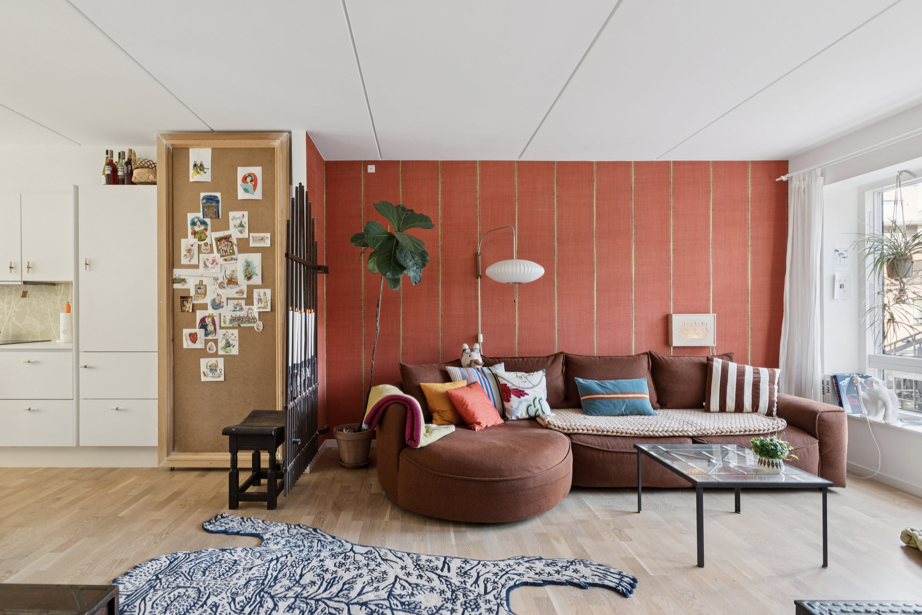 Fremhævet stue billede i fuldskærmstilstand. Billede af Kongeæblevej 7, 1. th., 2500 Valby