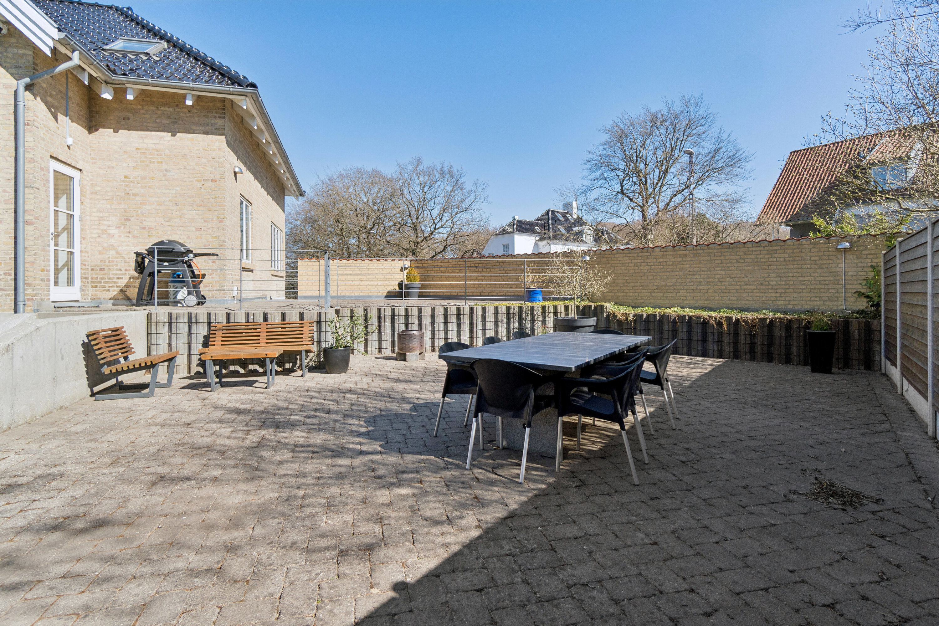 Fremhævet terrasse billede i fuldskærmstilstand. Billede af Terp Skovvej 110, 8270 Højbjerg