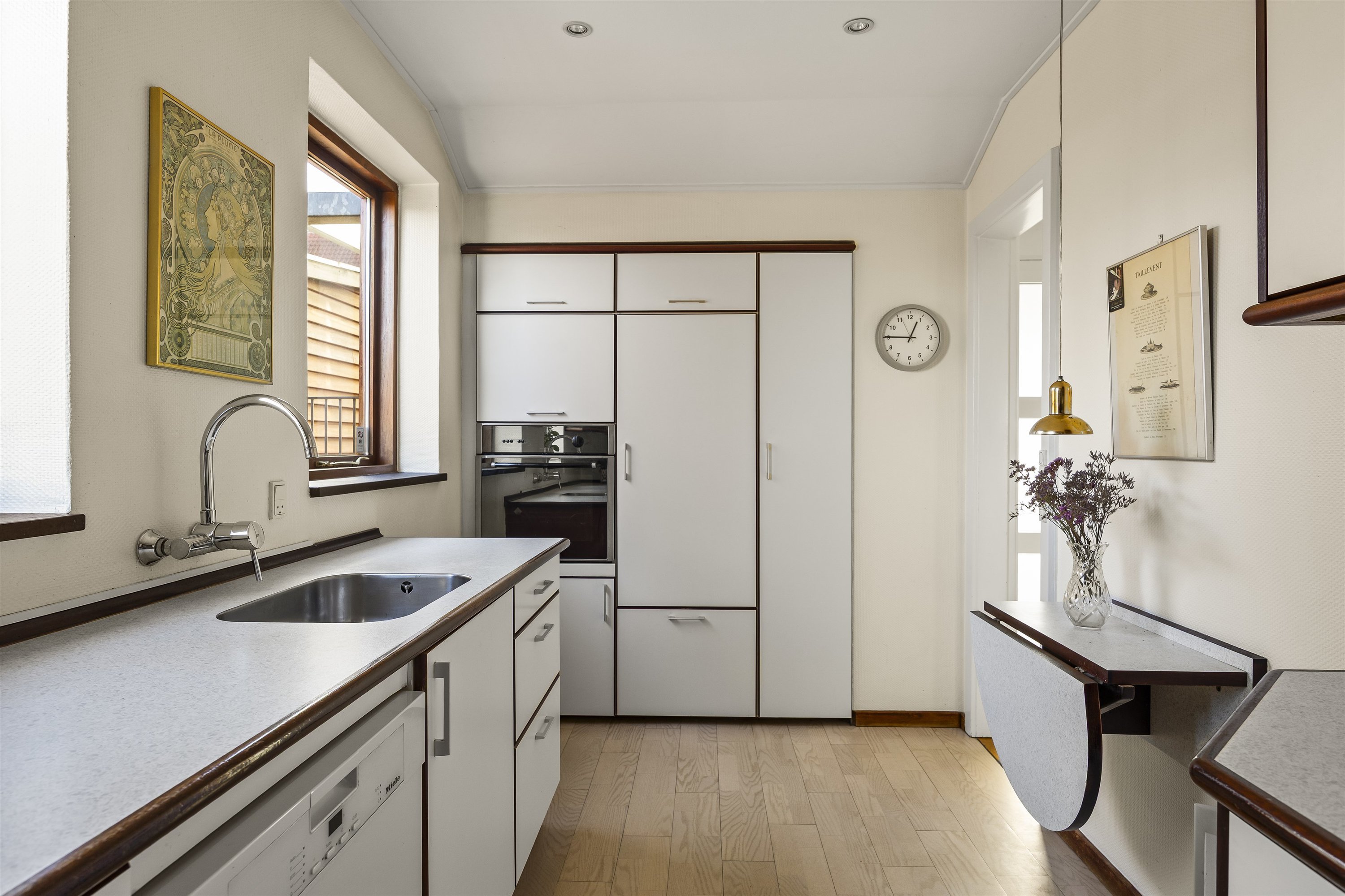 Fremhævet køkken billede i fuldskærmstilstand. Billede af Prins Valdemars Vej 27, 2820 Gentofte