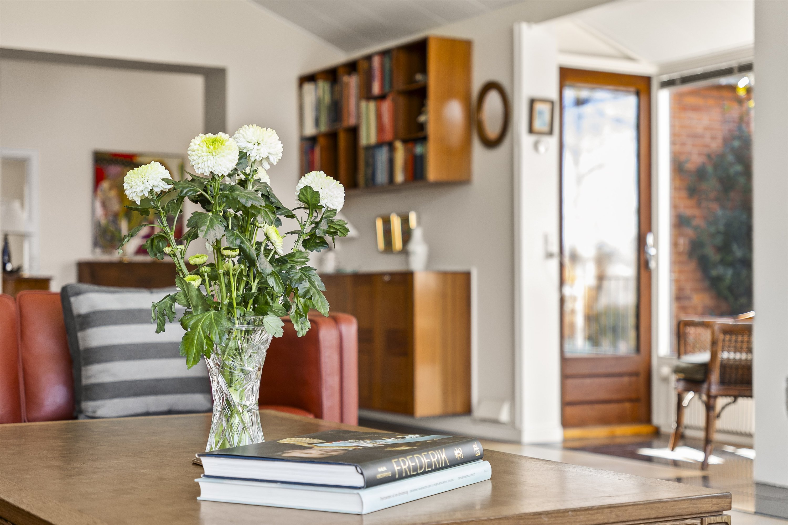 Fremhævet opholdsstue billede i fuldskærmstilstand. Billede af Prins Valdemars Vej 27, 2820 Gentofte