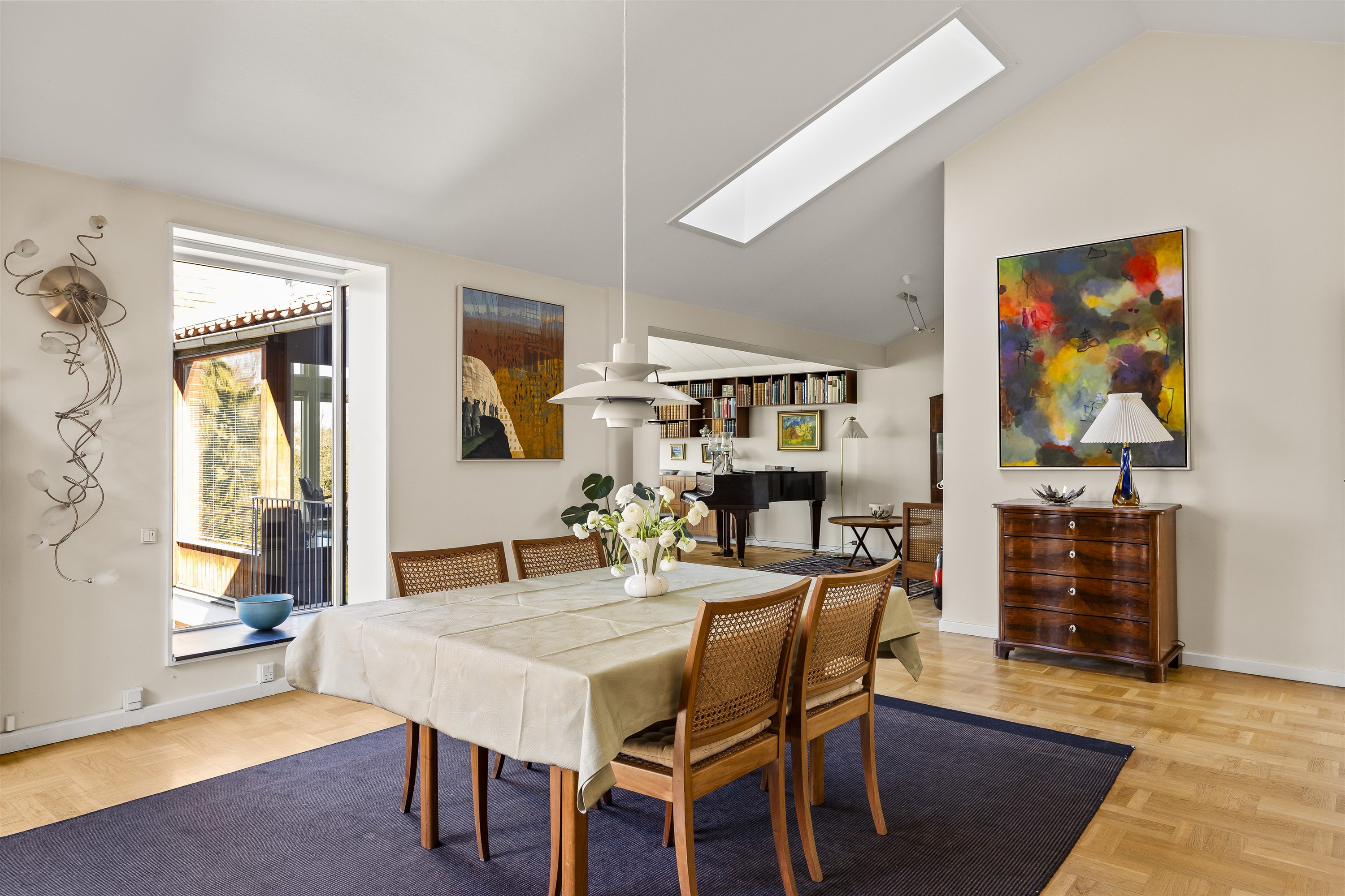 Fremhævet spisestue billede i fuldskærmstilstand. Billede af Prins Valdemars Vej 27, 2820 Gentofte