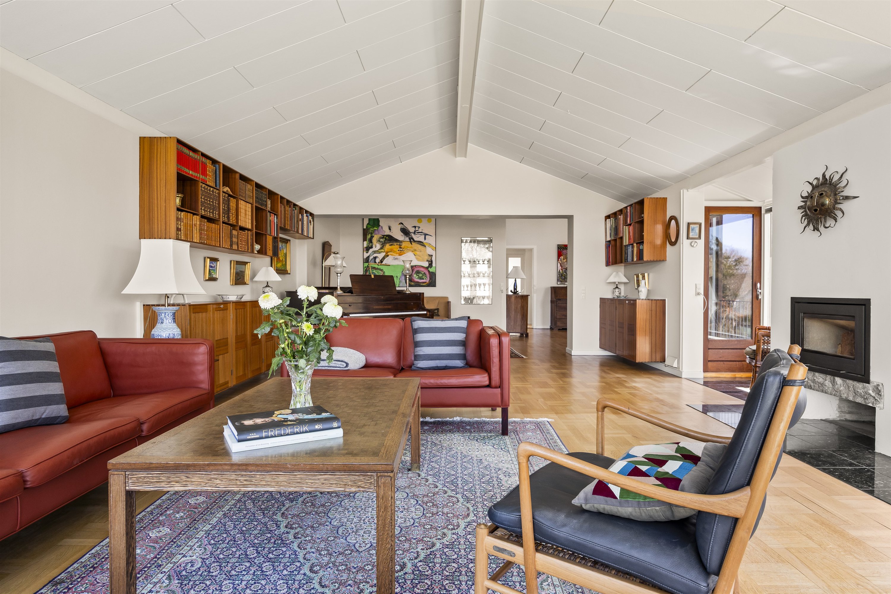 Fremhævet opholdsstue billede i fuldskærmstilstand. Billede af Prins Valdemars Vej 27, 2820 Gentofte